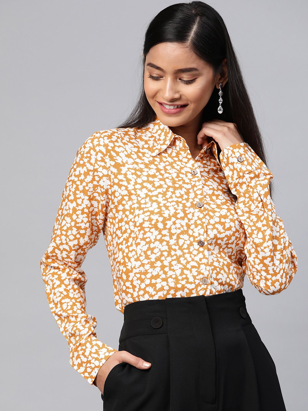 RUNWAYIN Women Orange & White Regular Fit Printed Casual Shirt