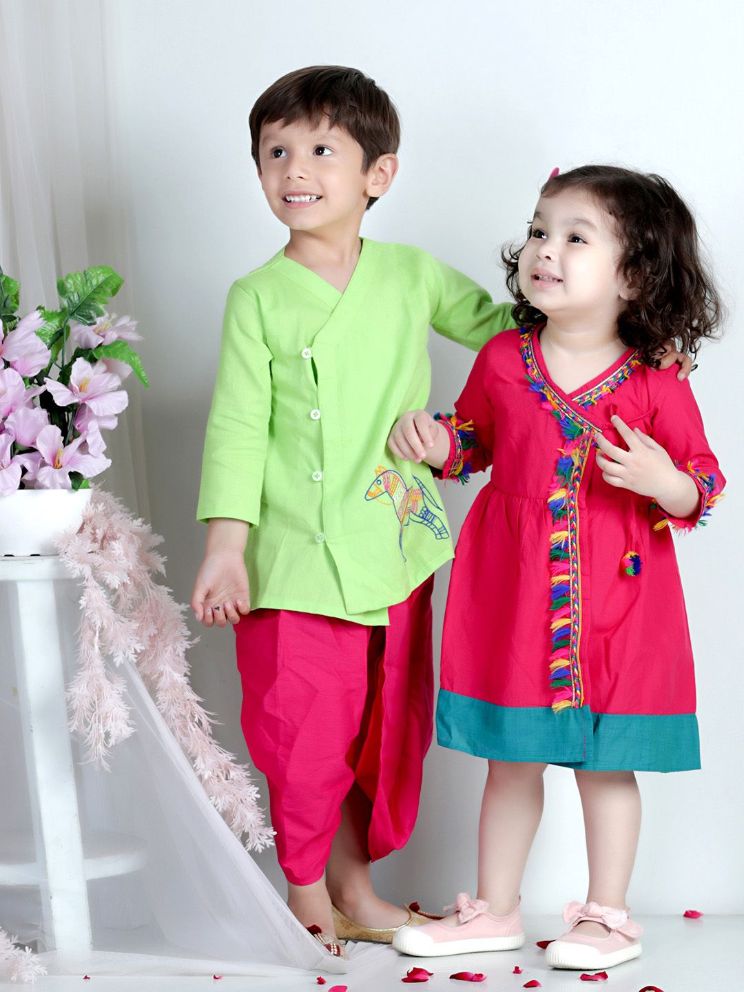 BownBee Boys Green & Pink Horse Embroidered Pure Cotton Kurta with Dhoti Pants