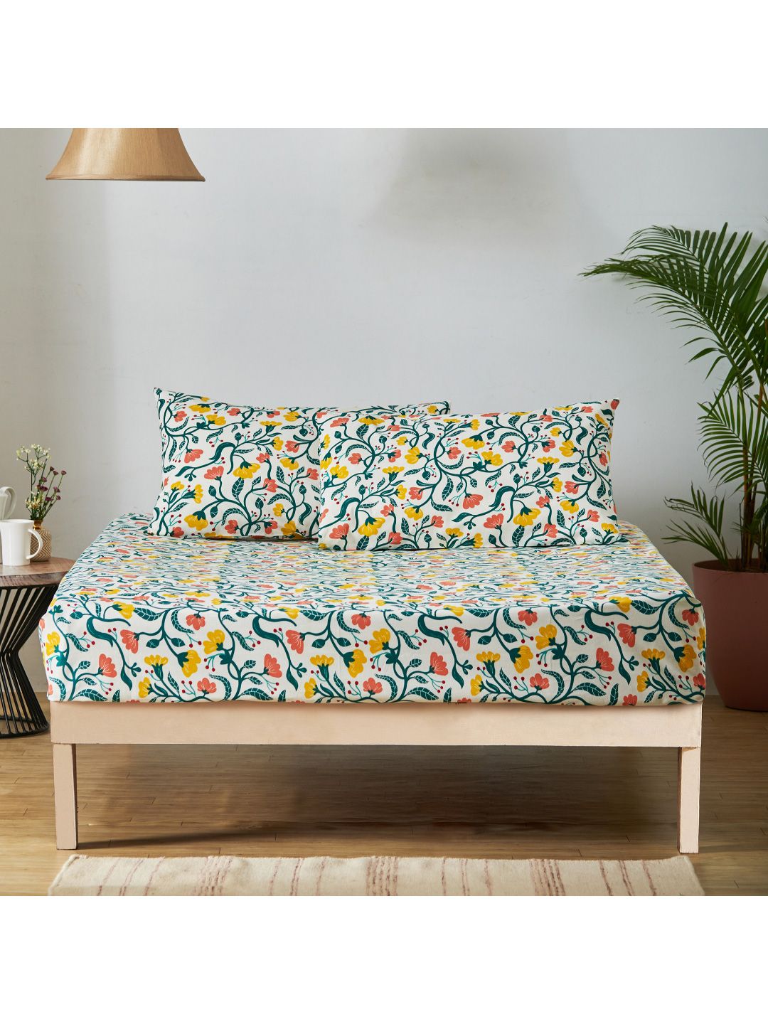Chumbak White & Yellow Floral 136 TC Cotton 1 Queen Bedsheet with 2 Pillow Covers Price in India