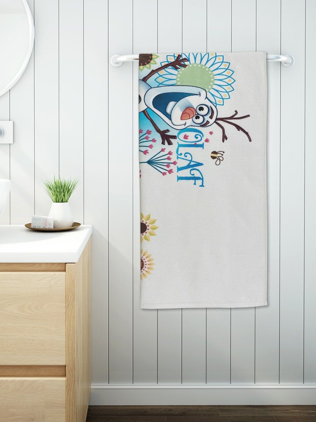 SPACES Kids White & Blue Disney Frozen Printed 380 GSM Bath Towel