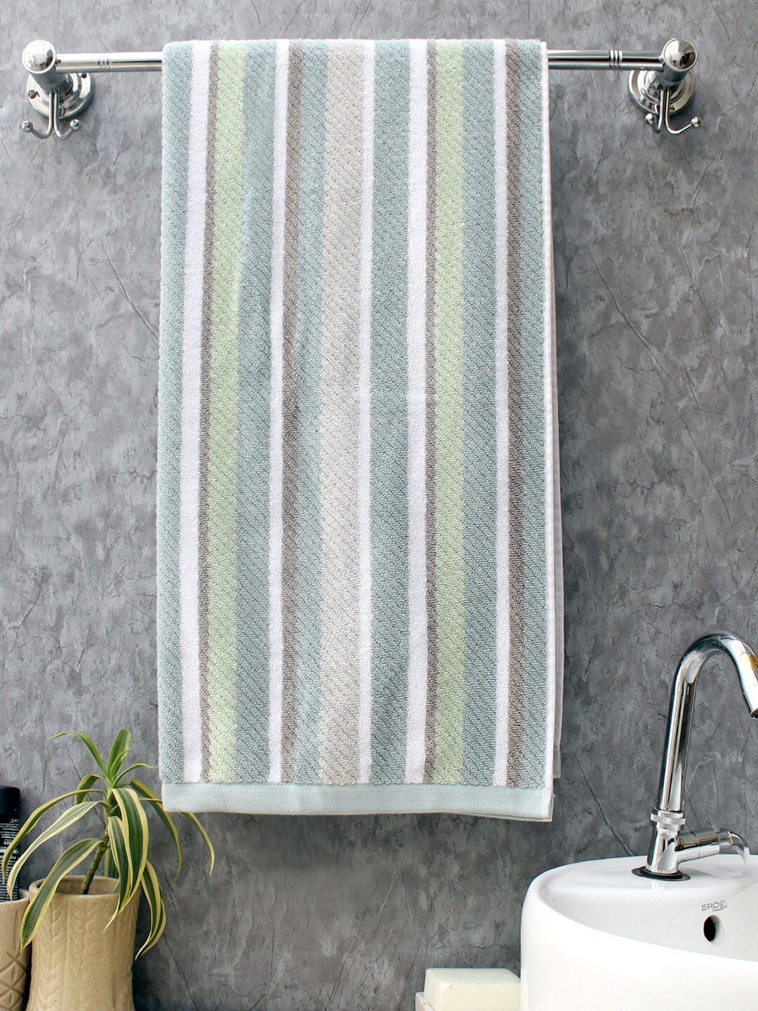 AVI Living White & Green Striped 550 GSM Bath Towel Price in India