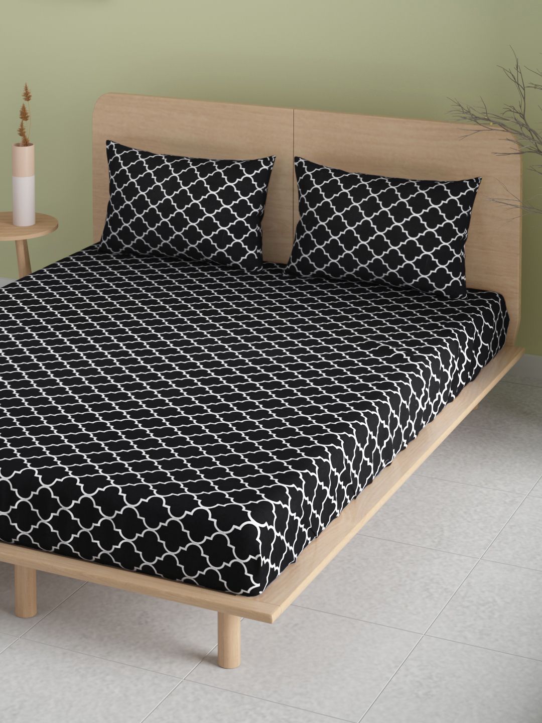 Aura Black & White Geometric 104 TC 110 GSM Cotton 1 Queen Bedsheet with 2 Pillow Covers Price in India