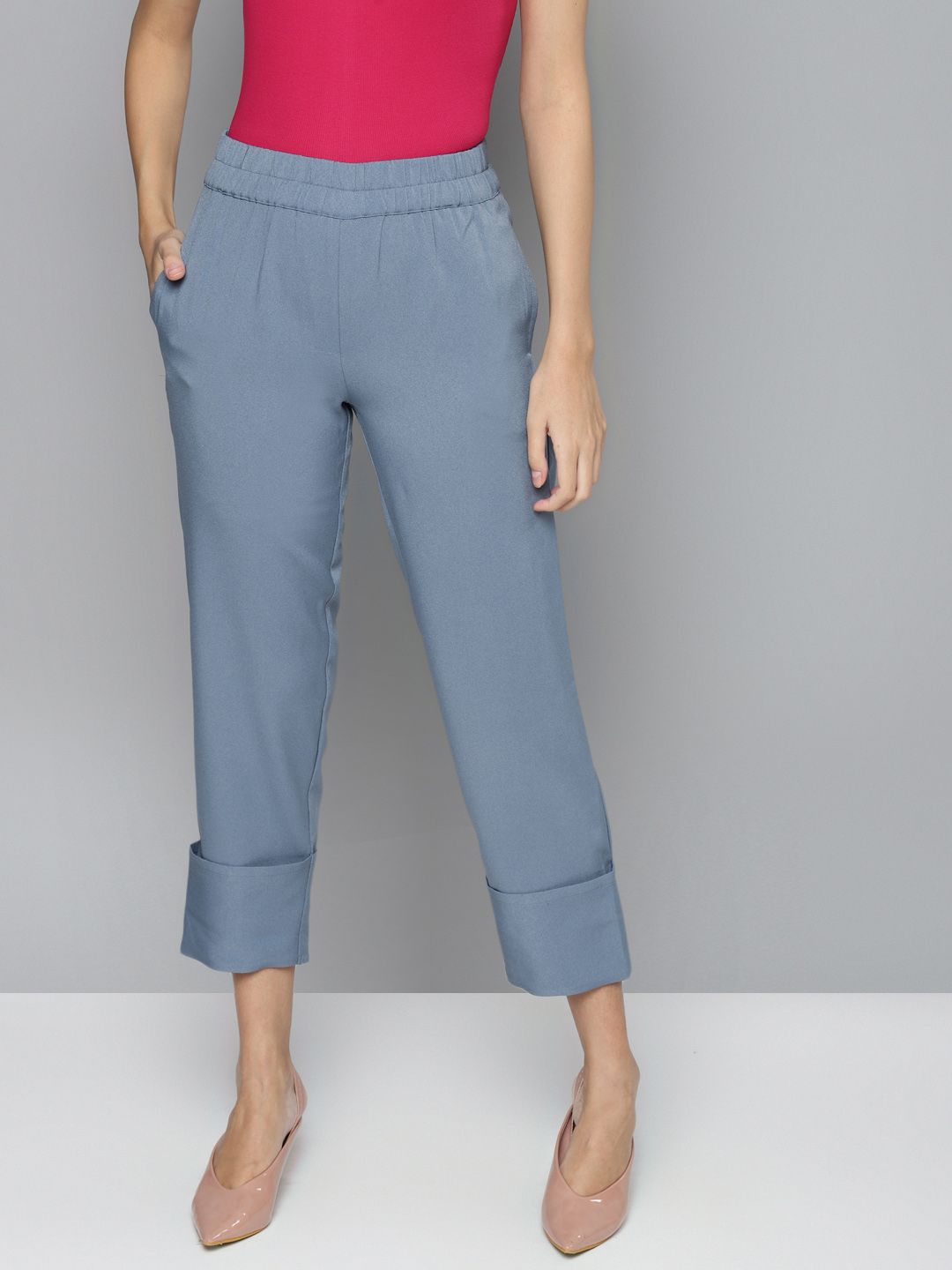 SASSAFRAS Women Blue Regular Fit Solid Cropped Trousers Price in India