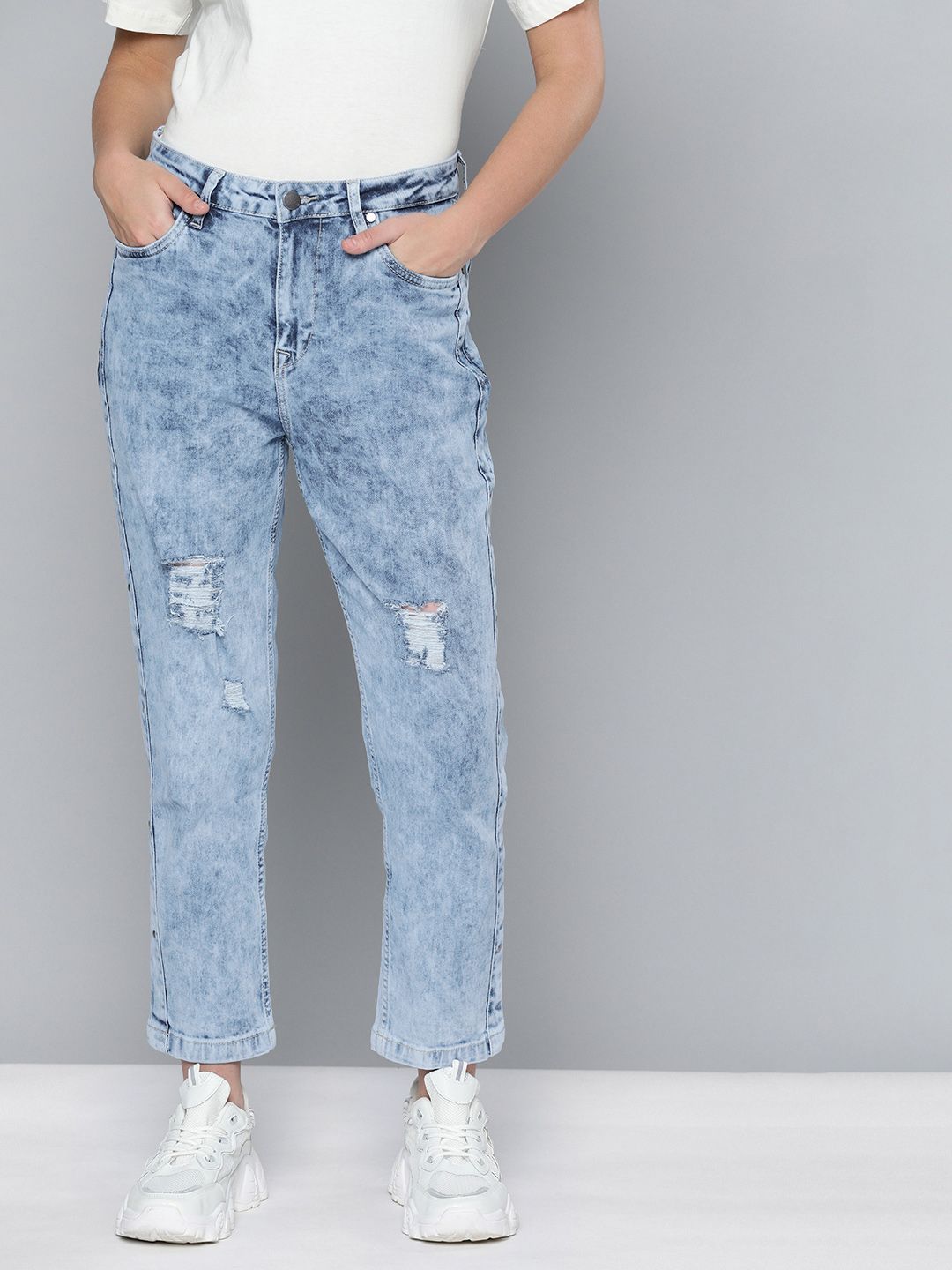 Mast & Harbour Women Blue Boyfriend Fit Mid-Rise Acid Wash Cropped Jeans Price in India