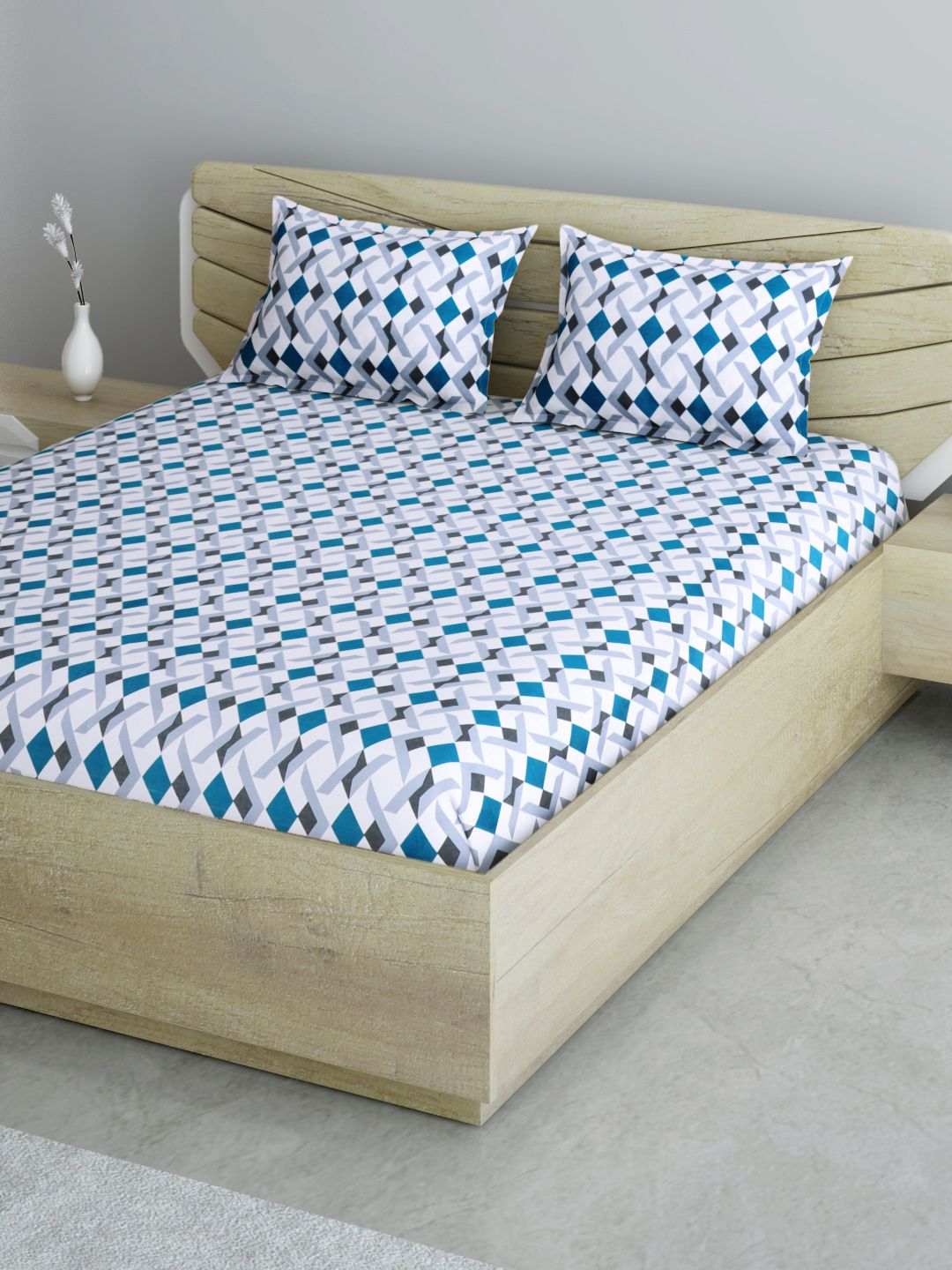 Aura White & Teal Blue Geometric 144 TC 120 GSM Cotton 1 Queen Bedsheet & 2 Pillow Covers Price in India