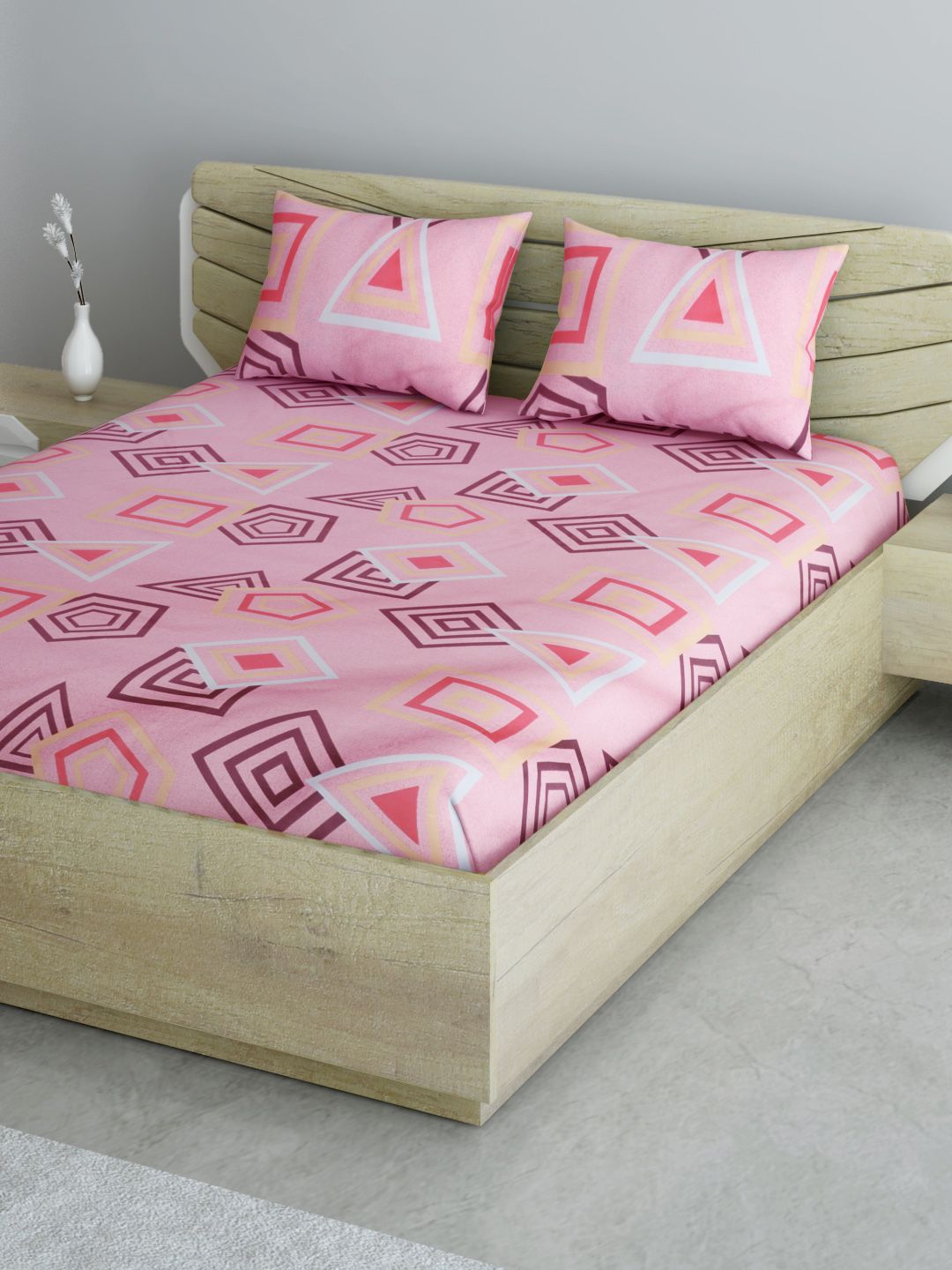 Aura Pink & Red Geometric Print 144 TC 120 GSM Cotton Queen Bedsheet with 2 Pillow Covers Price in India