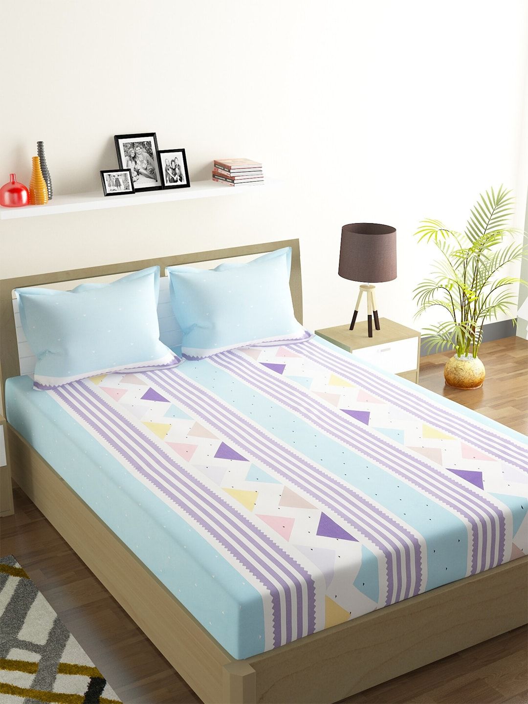 ROMEE Blue & White Geometric 144 TC Cotton 1 Queen Bedsheet with 2 Pillow Covers Price in India