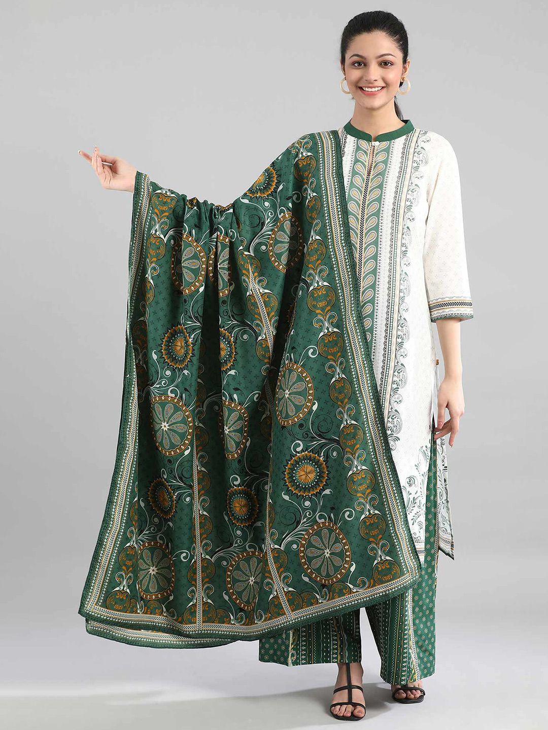 AURELIA Green & White Printed Dupatta Price in India