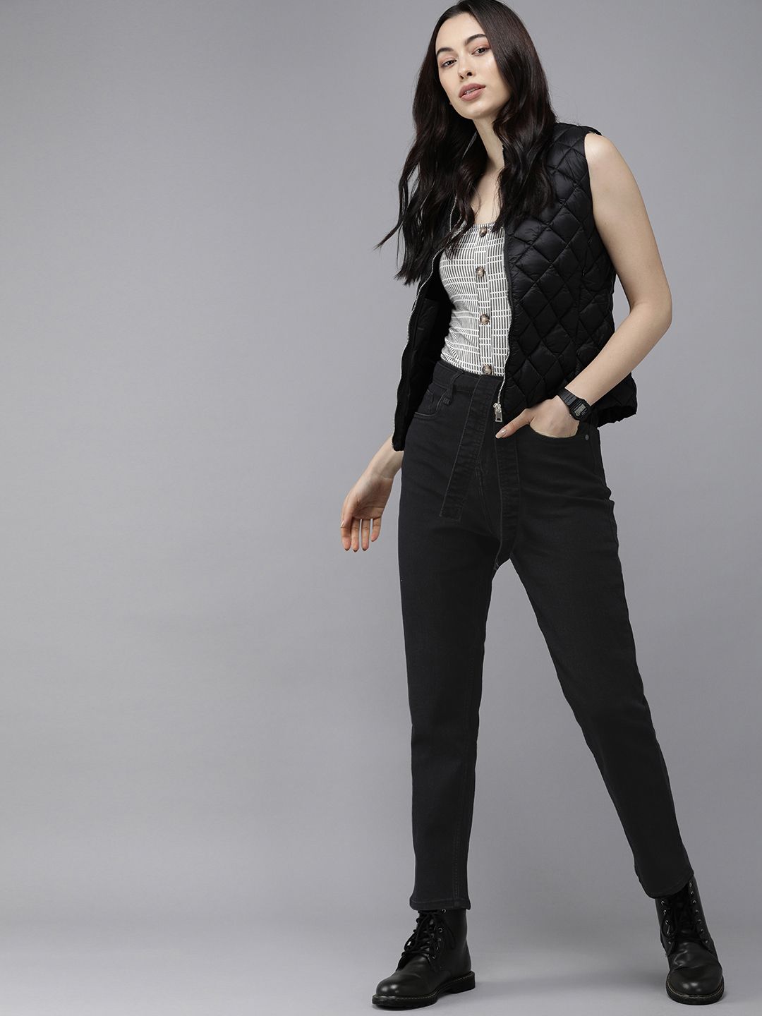 Roadster Women Black Straight Fit High-Rise Stretchable Jeans With Fabric Belt Price in India