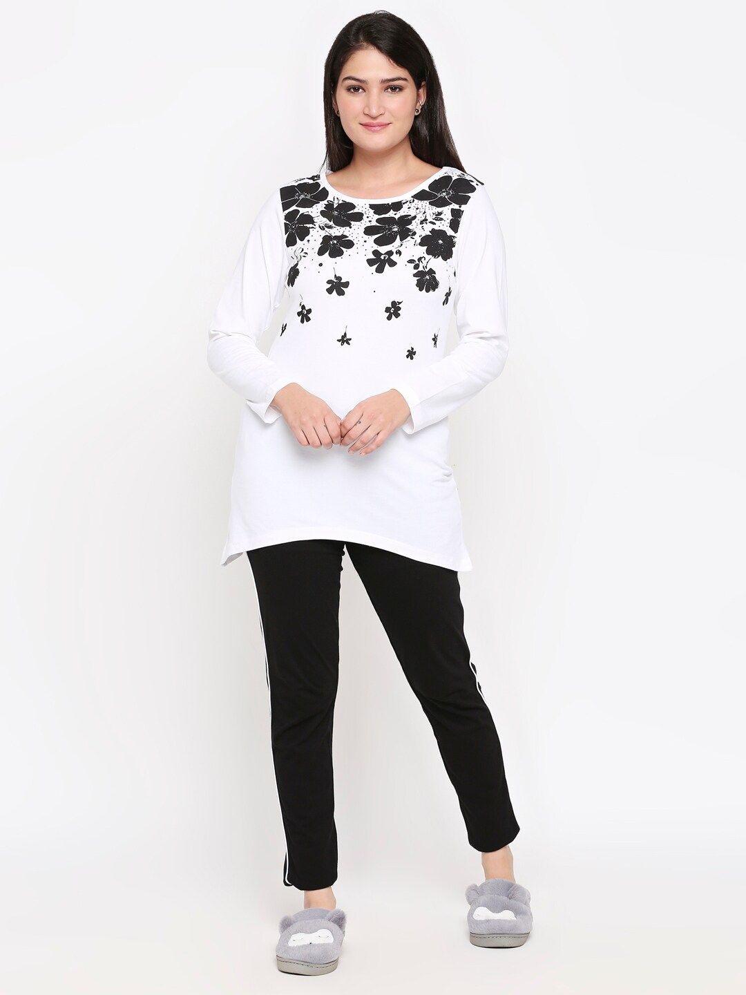 XIN Women White & Black Printed Night Suit Price in India