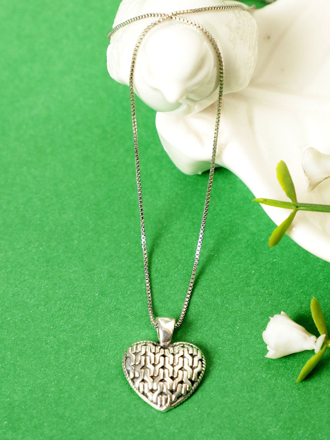 GIVA 925 Oxidised Silver Charming Heart Pendant with Chain Price in India