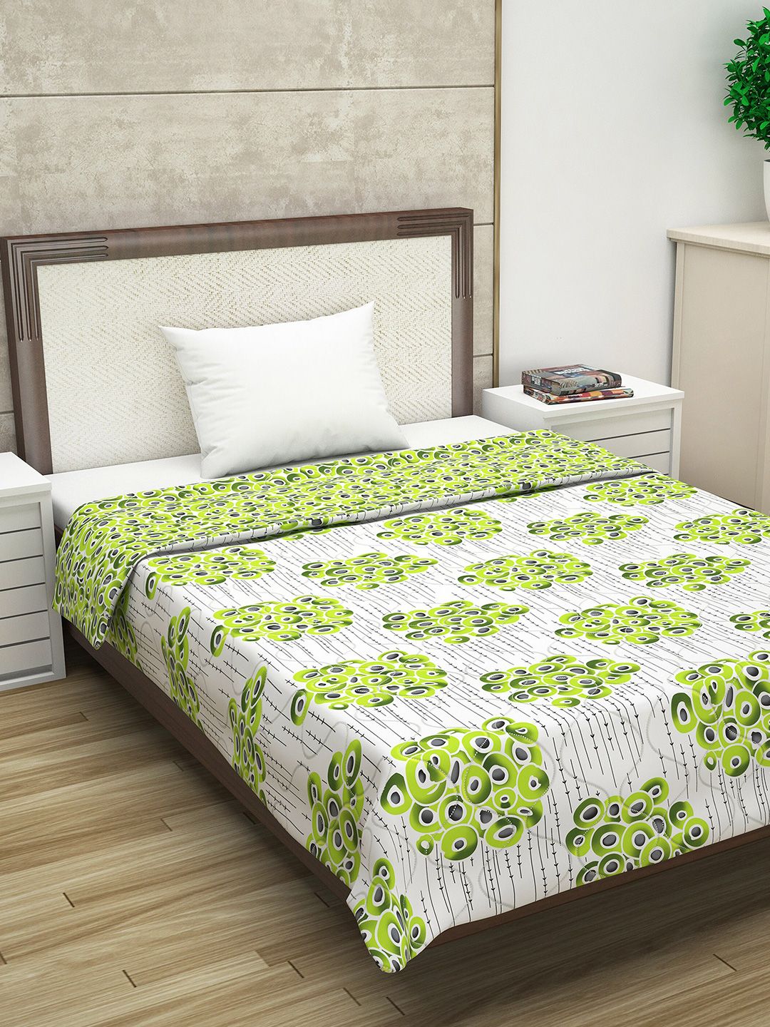 Divine Casa White & Green Reversible Mild Winter 110 GSM Single Bed Comforter Price in India