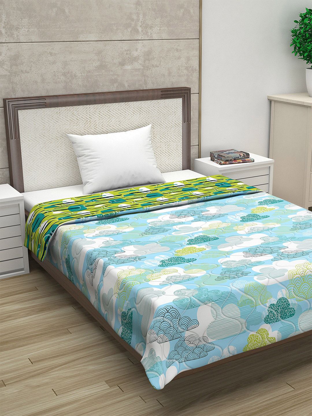 Divine Casa Blue & Green Abstract Mild Winter 110 GSM Single Reversible Bed Comforter Price in India