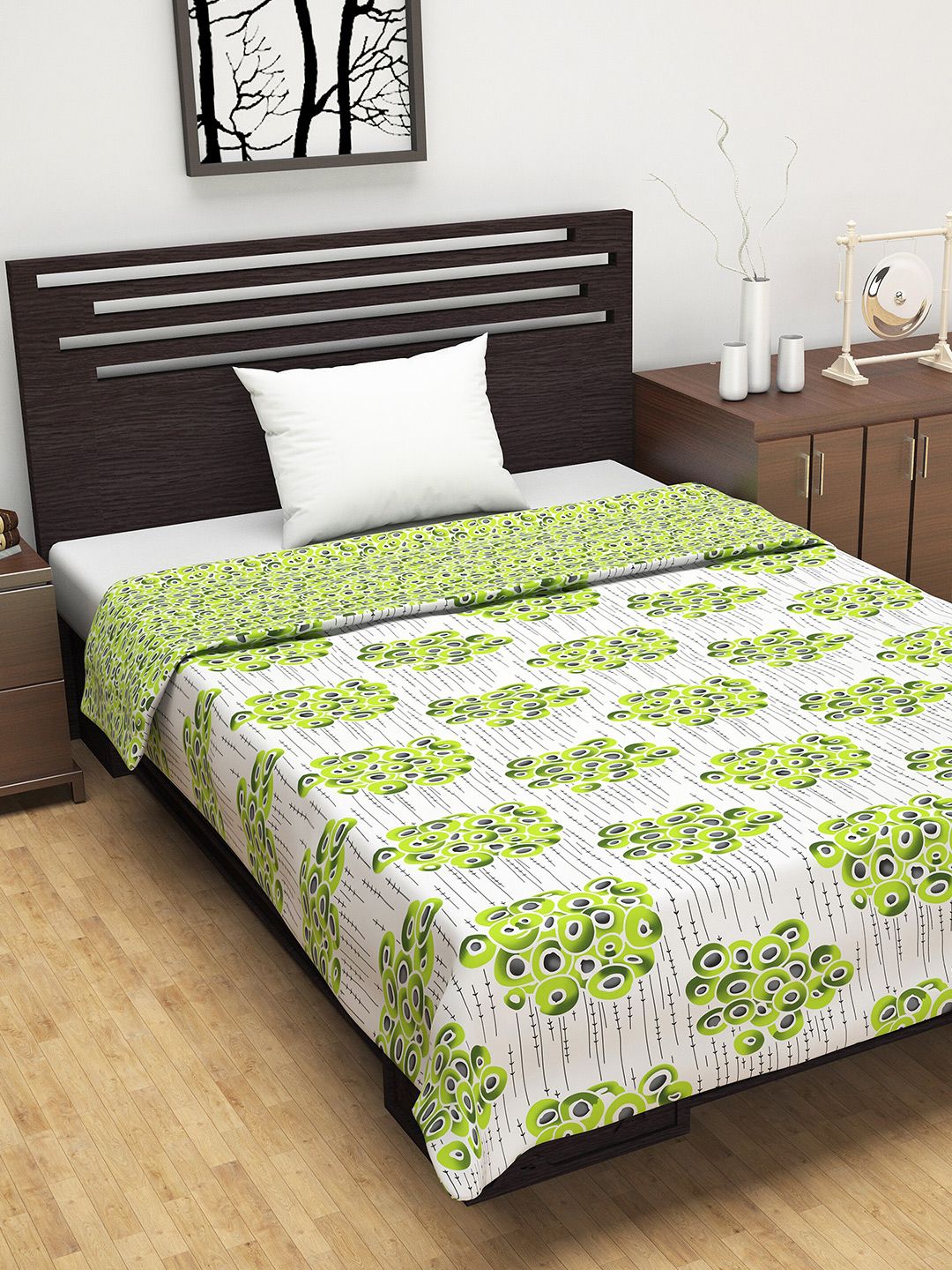 Divine Casa White & Green Abstract AC Room 110 GSM Single Bed Dohar Price in India