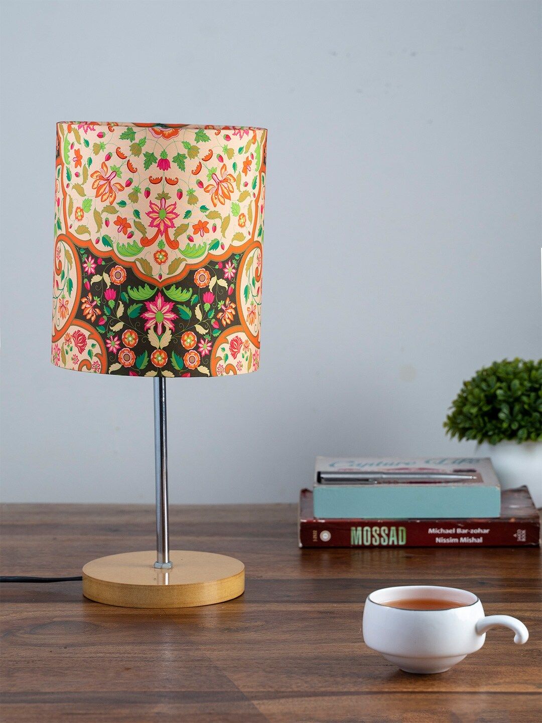 KOLOROBIA Cream-Coloured & Green Mughal Blooms Printed Table Lamp with Shade Price in India