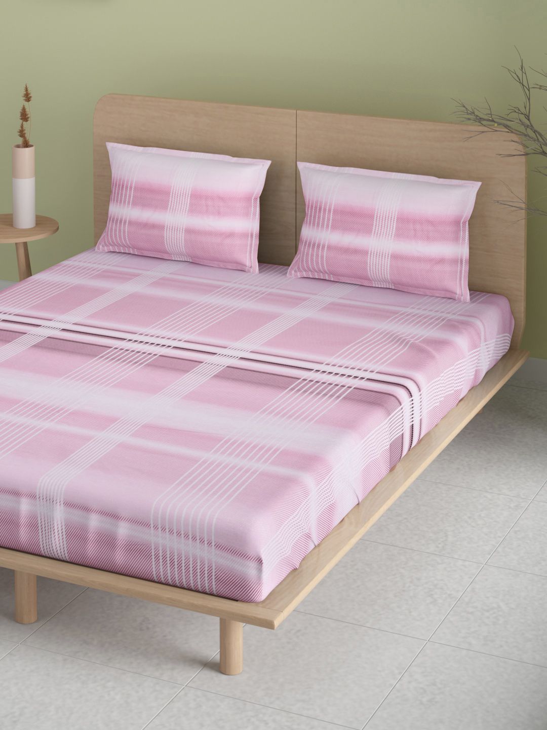 Aura Pink & White Checked Cotton 144 TC 120 GSM Queen Bedsheet with 2 Pillow Covers Price in India