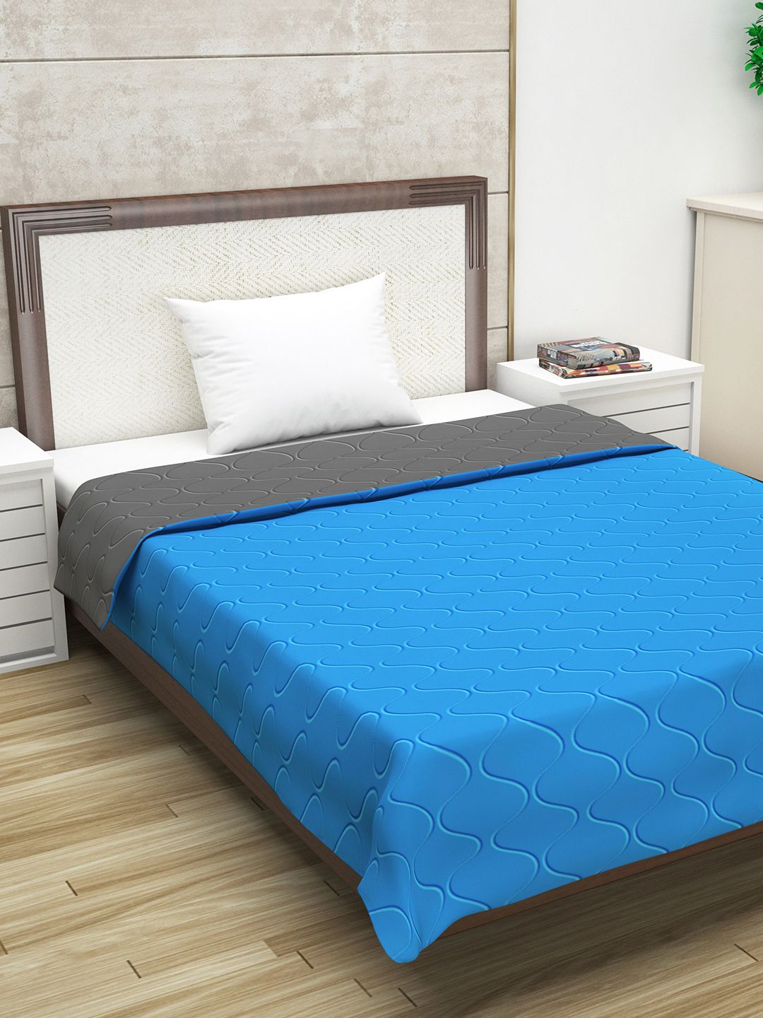 Divine Casa Blue & Grey Solid Mild Winter 120 GSM Reversible Single Bed Comforter Price in India