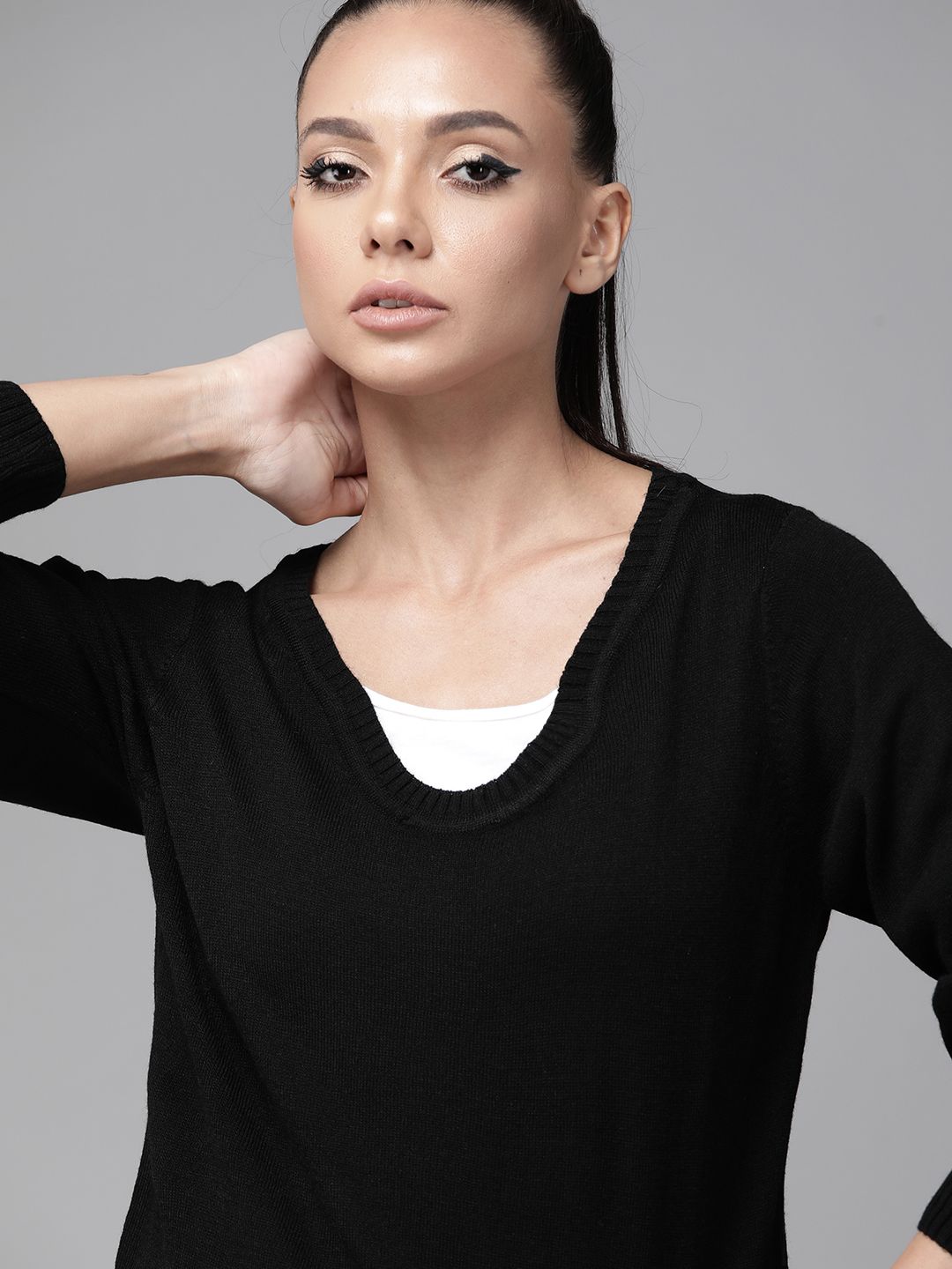 Roadster Women Black Solid Pullover Sweater Price in India