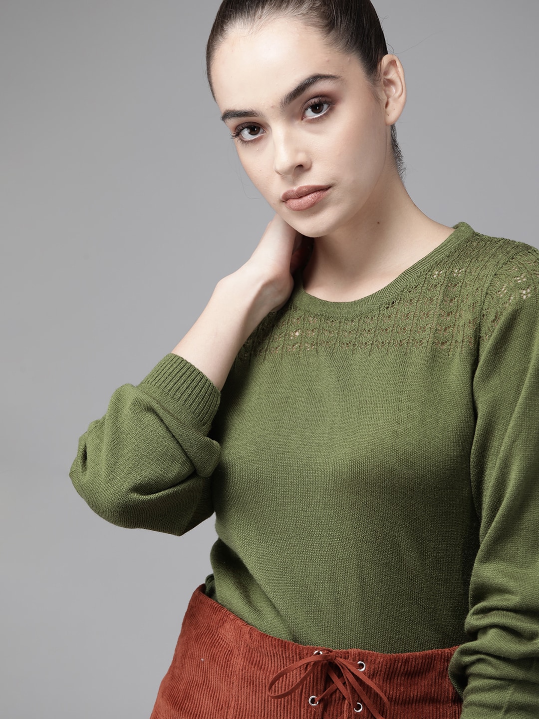 Roadster Women Olive Green Solid Round Neck Pullover Price in India