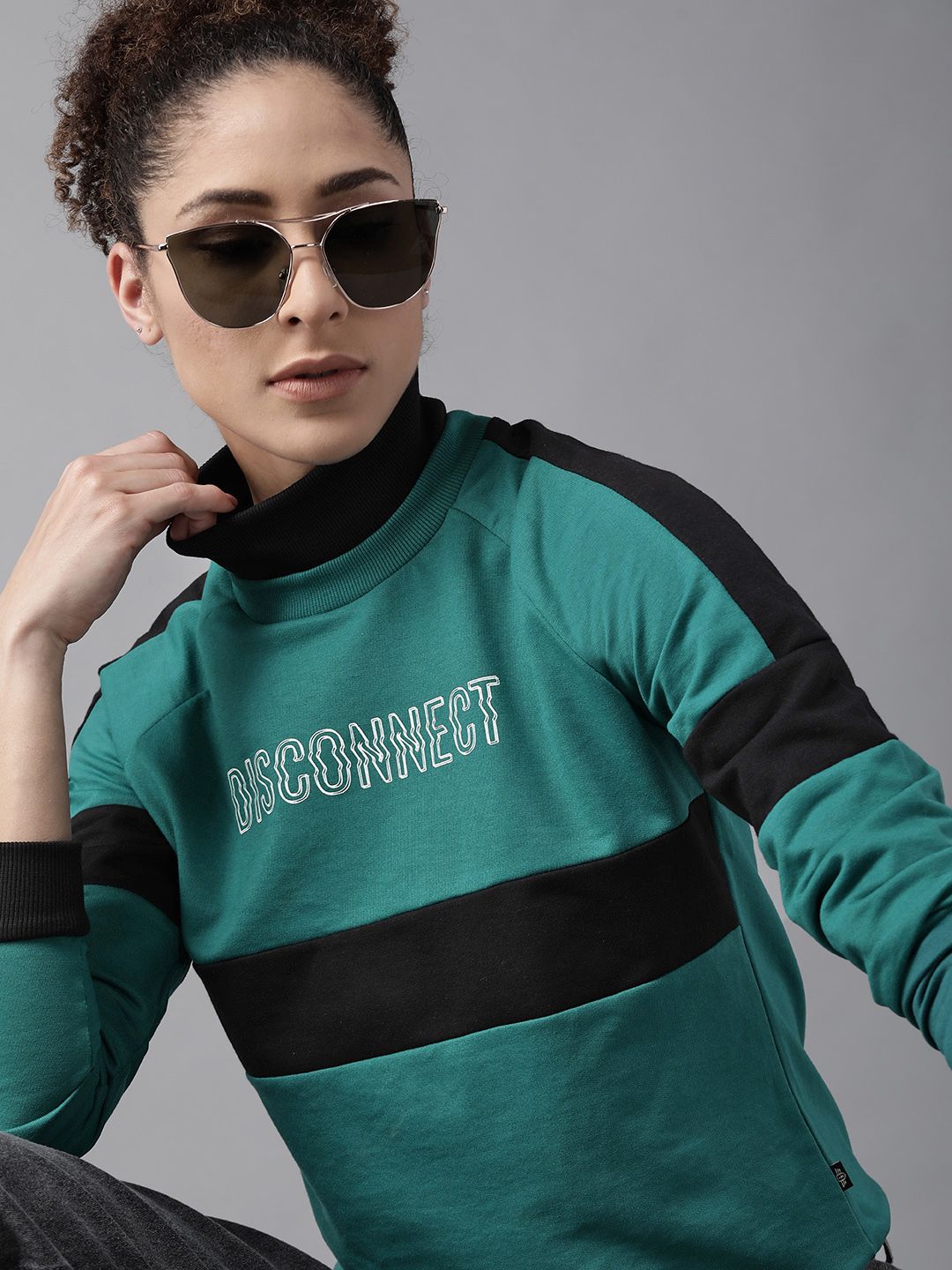 Roadster Women Green & Black Colourblocked Sweatshirt Price in India