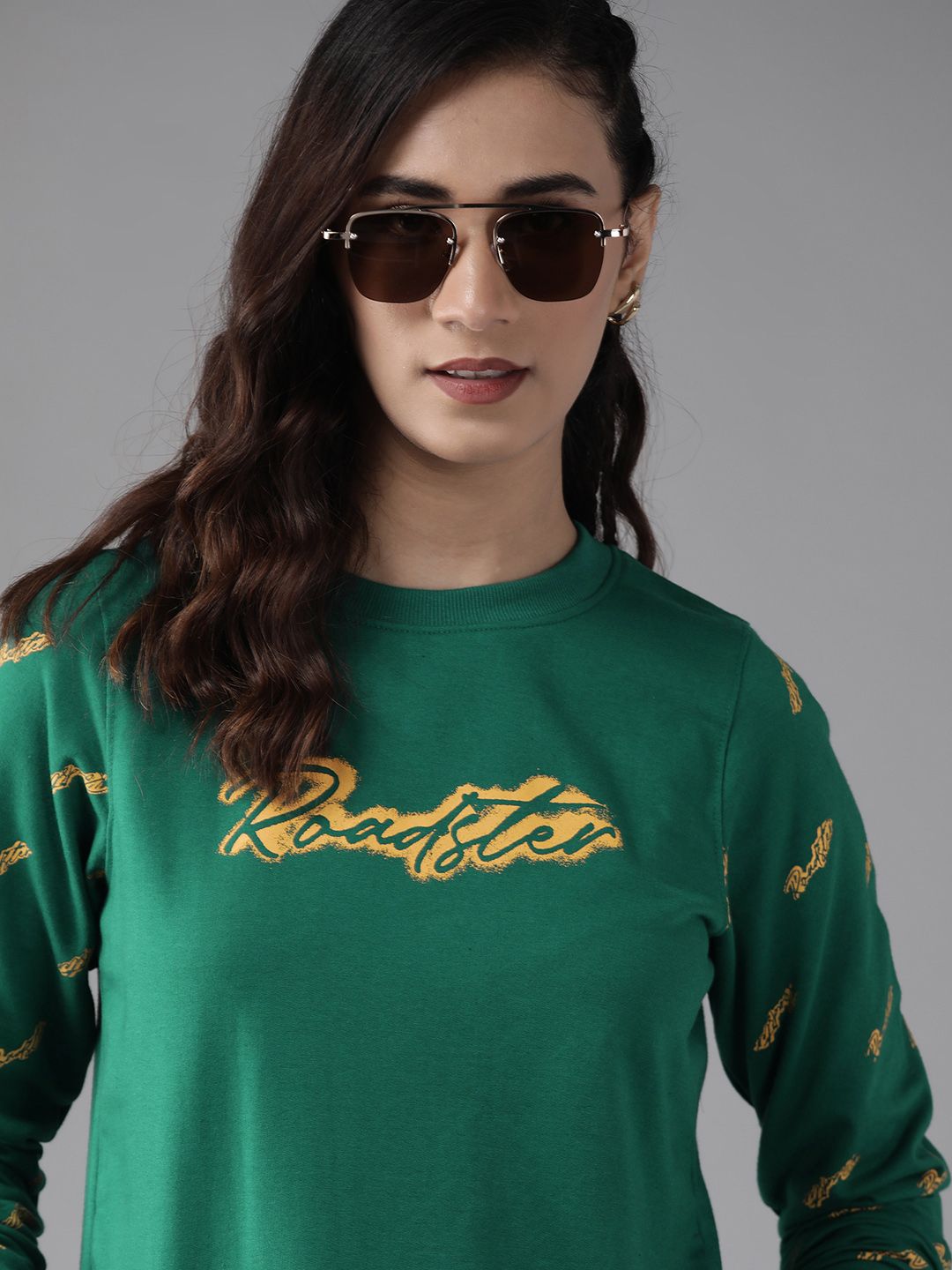 Roadster Women Green & Yellow Brand Logo Print Sweatshirt Price in India