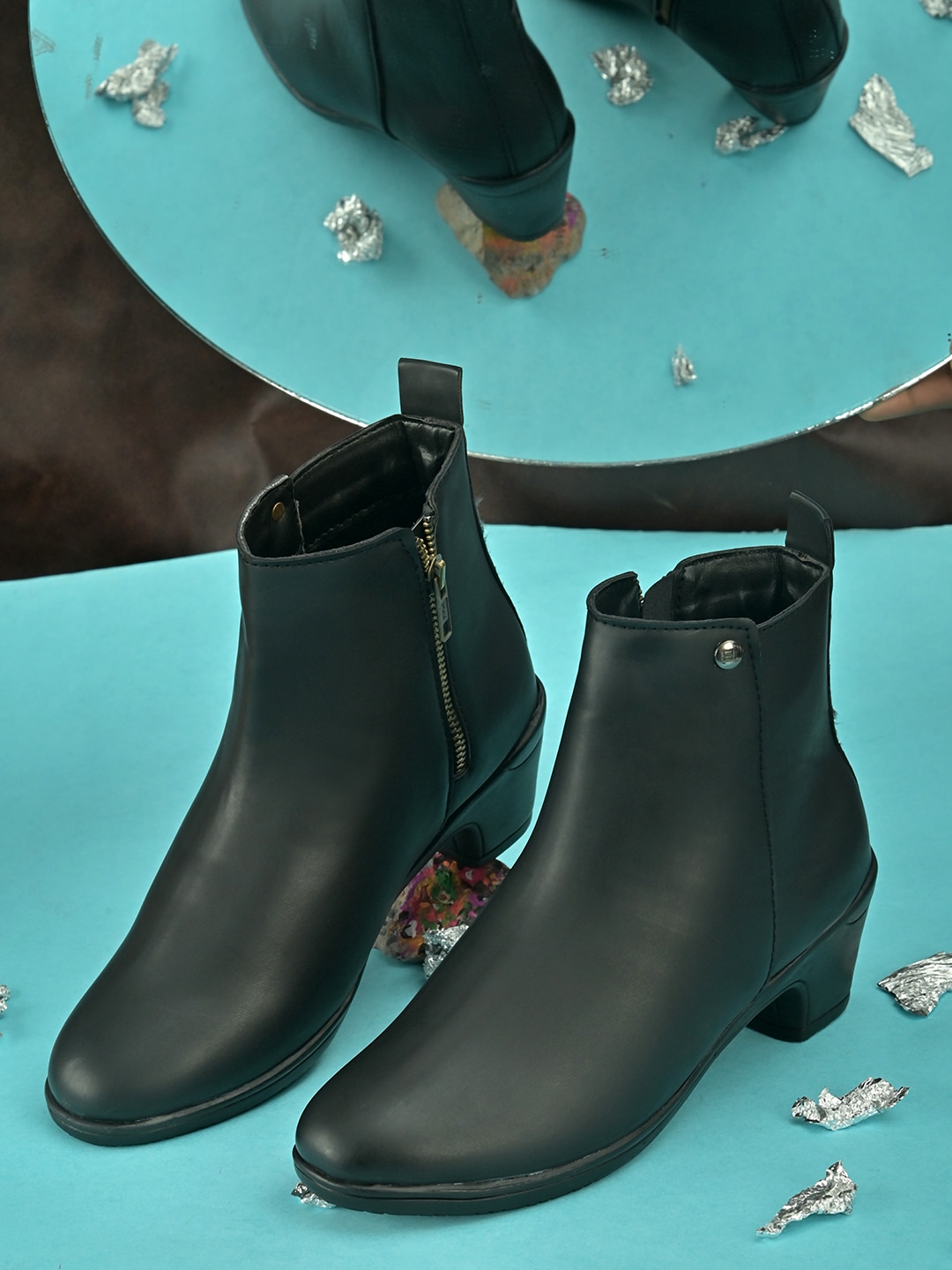 El Paso Women Black Textured Flat Boots Price in India