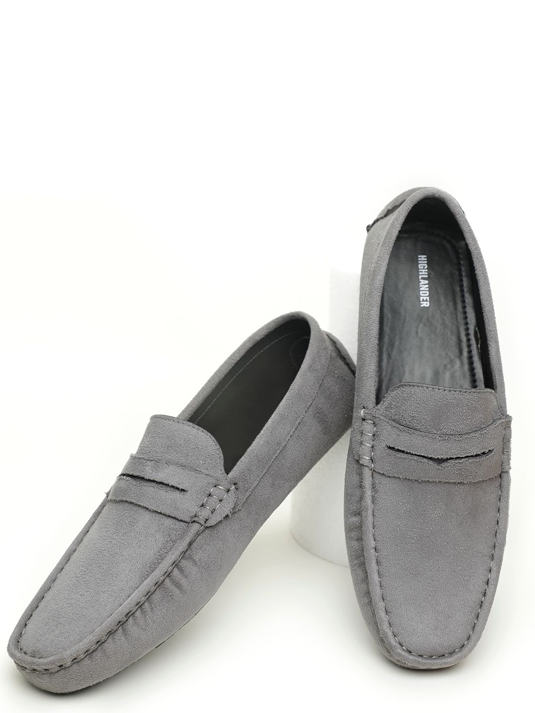 HIGHLANDER Men Grey Penny Loafers