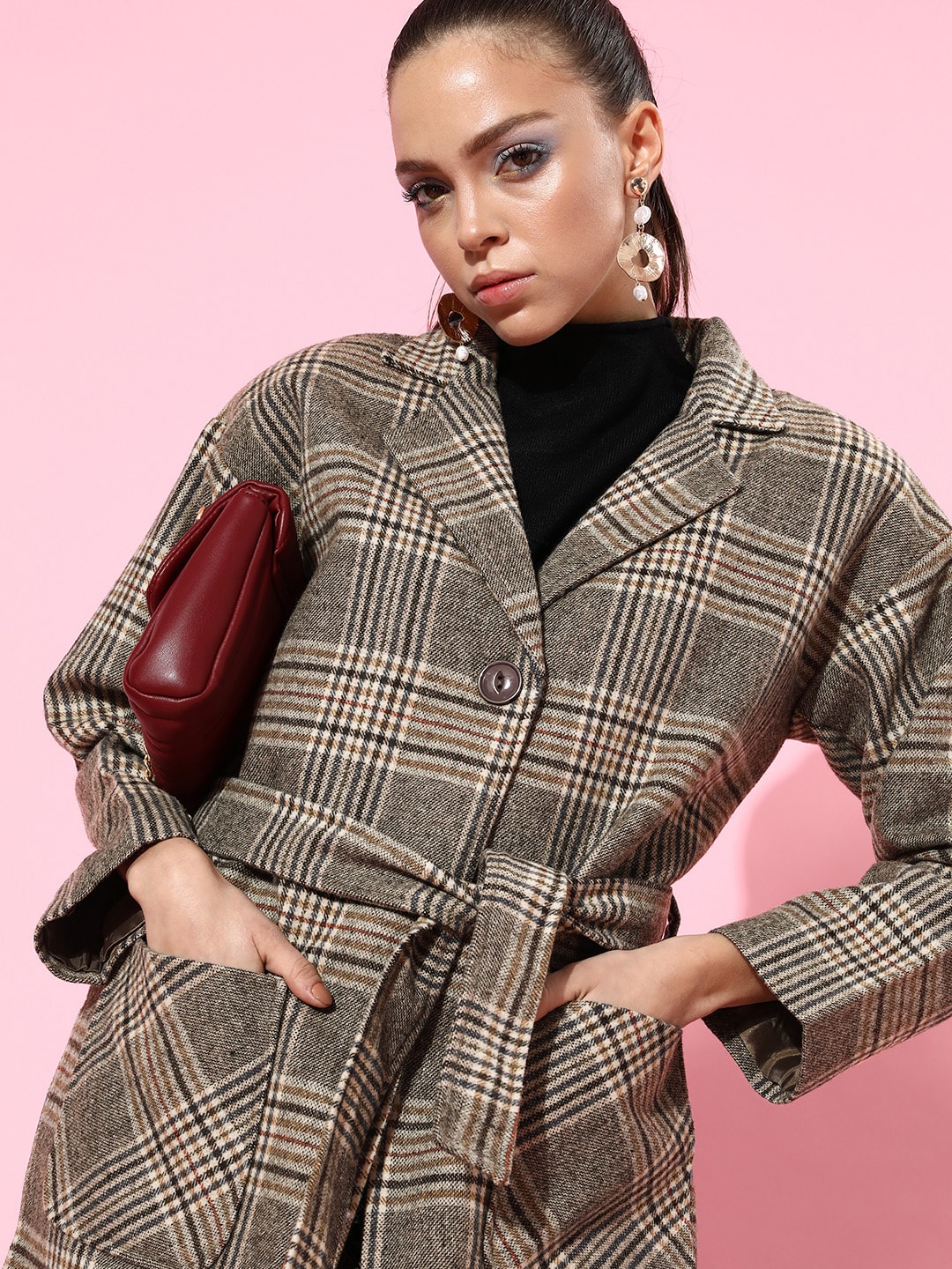 Roadster Women Beautiful Grey & Beige Checked Trench Jacket Price in India