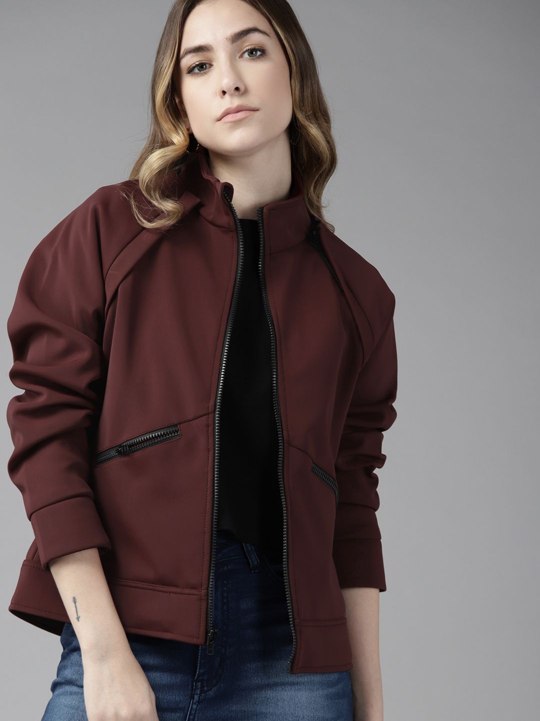 Roadster Women Maroon Solid Tailored Jacket with Detachable Sleeves Price in India