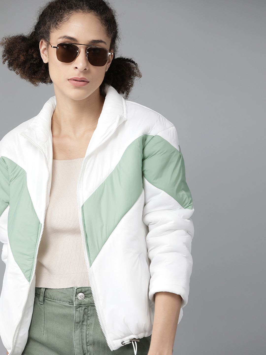 Roadster Women White & Green Colourblocked Padded Jacket Price in India