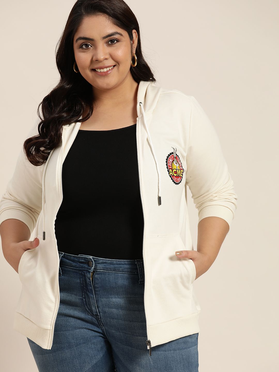 Looney Tunes By Sztori Plus Size Off White Solid Hood Sweatshirt with Placement Graphic & Contrast Tipping Price in India