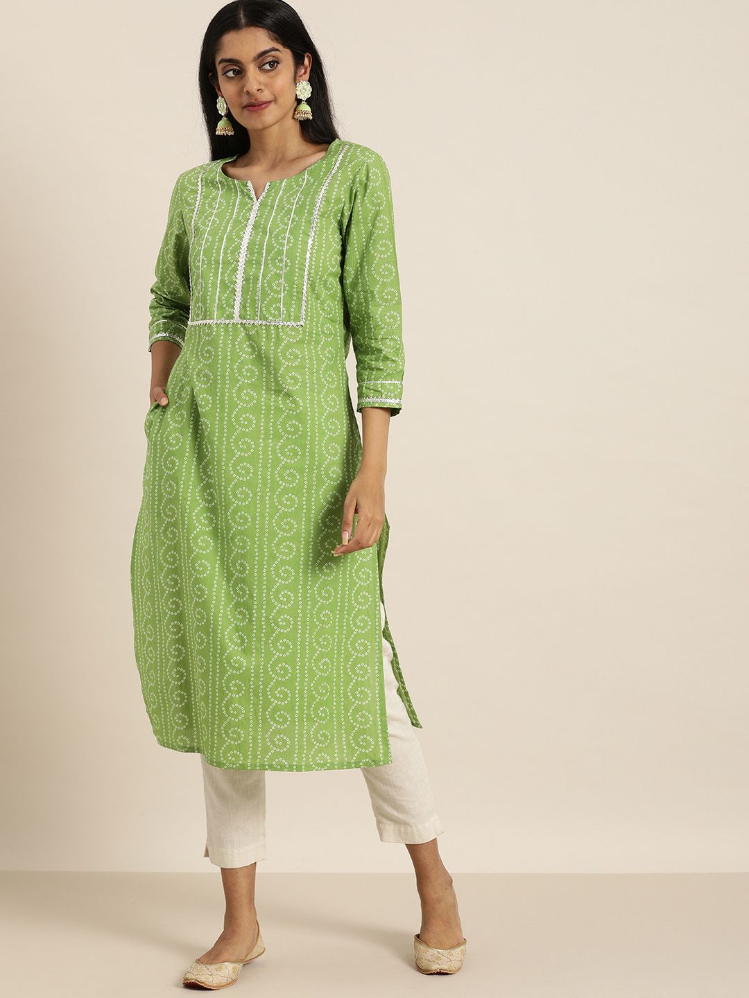 Sangria Women Green & White Bandhani Printed Gotta Patti Kurta
