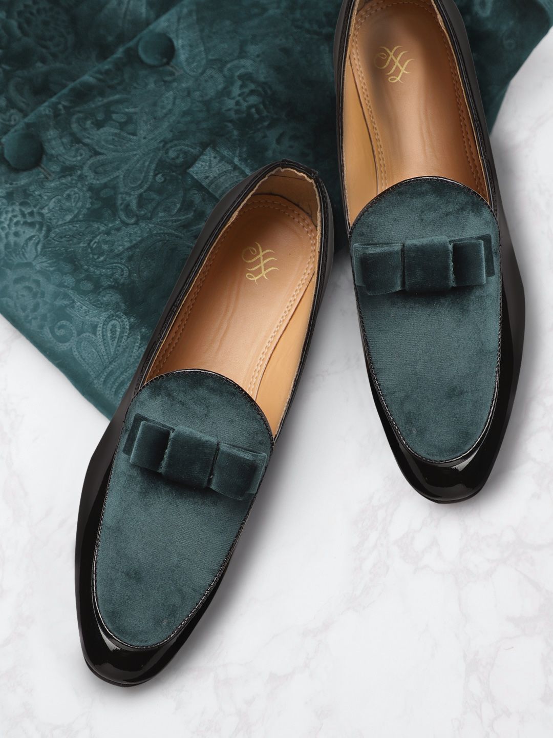 House of Pataudi Men Black & Green Colourblocked Handcrafted Loafers