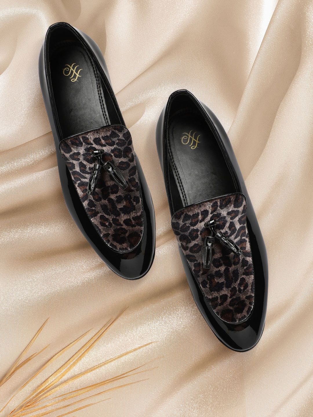 House of Pataudi Men Black & Brown Leopard Print Handcrafted Tasselled Loafers