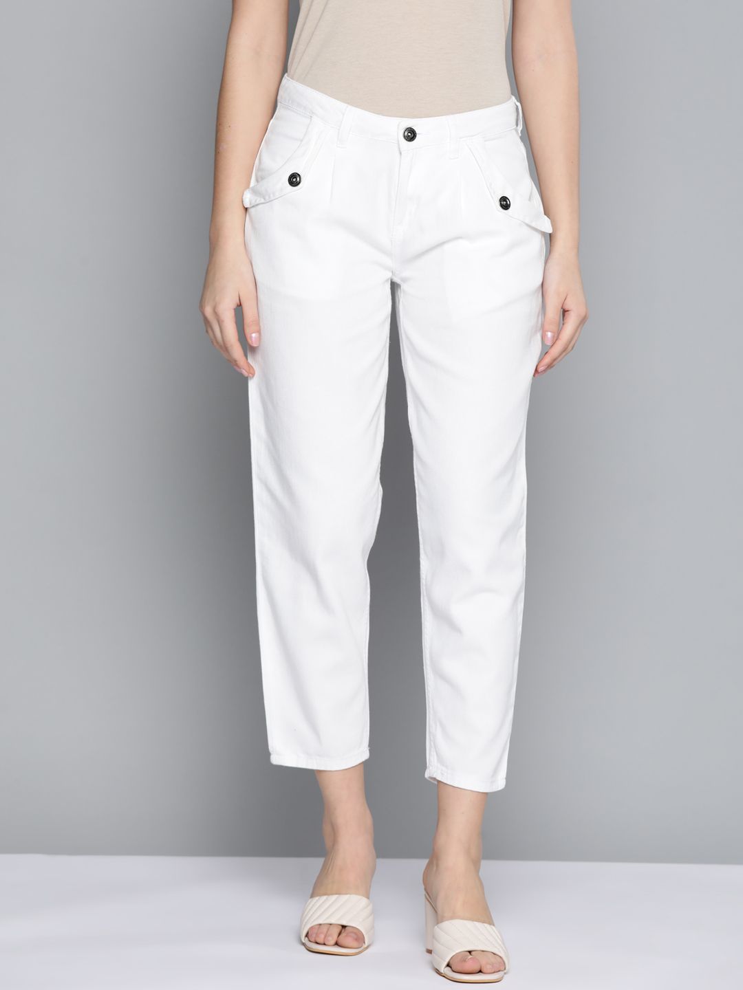 Chemistry Women White Slouchy Tapered Fit Stretchable Cropped Jeans Price in India