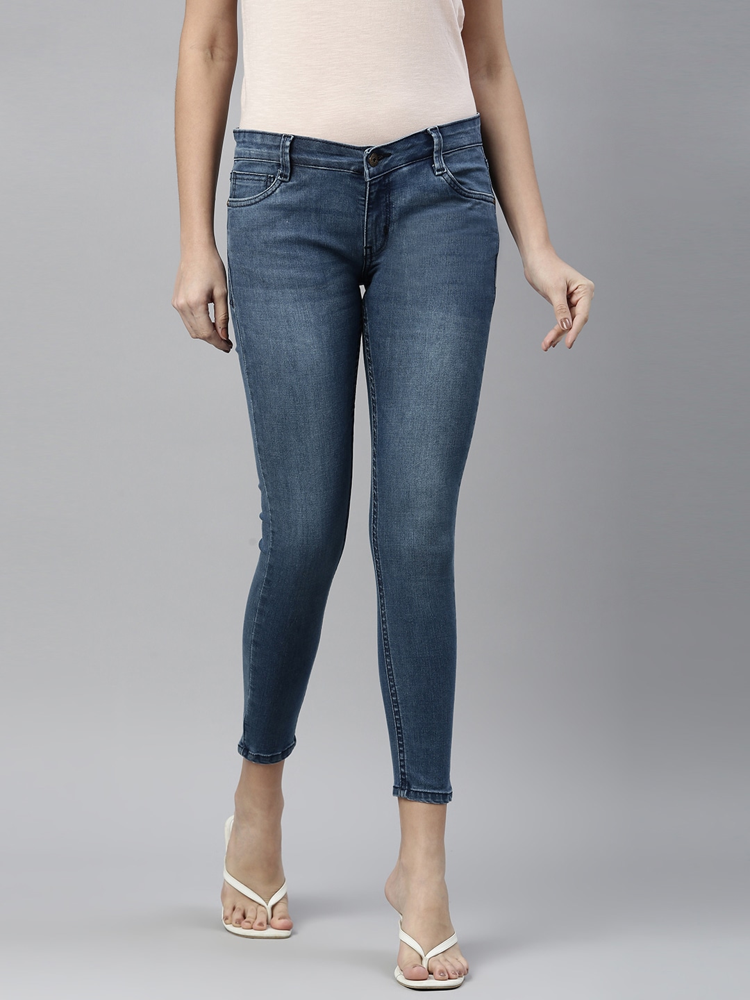 abof Women Blue Clean Look Skinny Fit Light Fade Stretchable Jeans Price in India