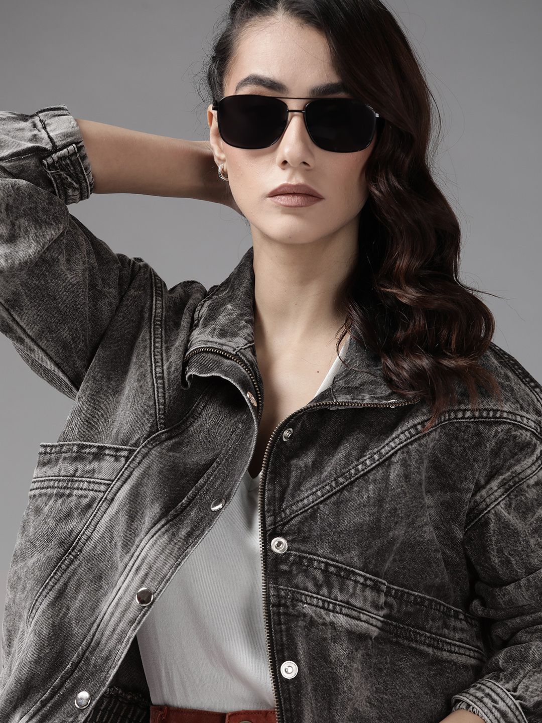 Roadster Women Pure Cotton Charcoal Grey Denim Jacket Price in India