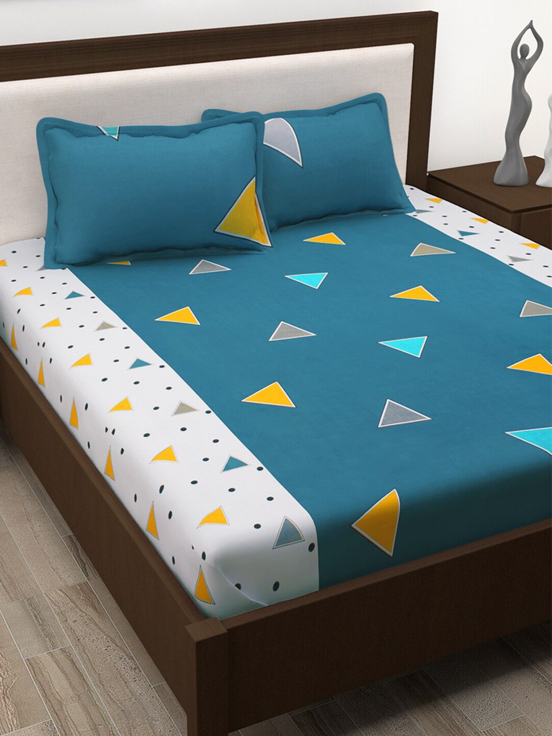 Story@home Blue & White Geometric 186 TC Queen Bedsheet with 2 Pillow Covers Price in India