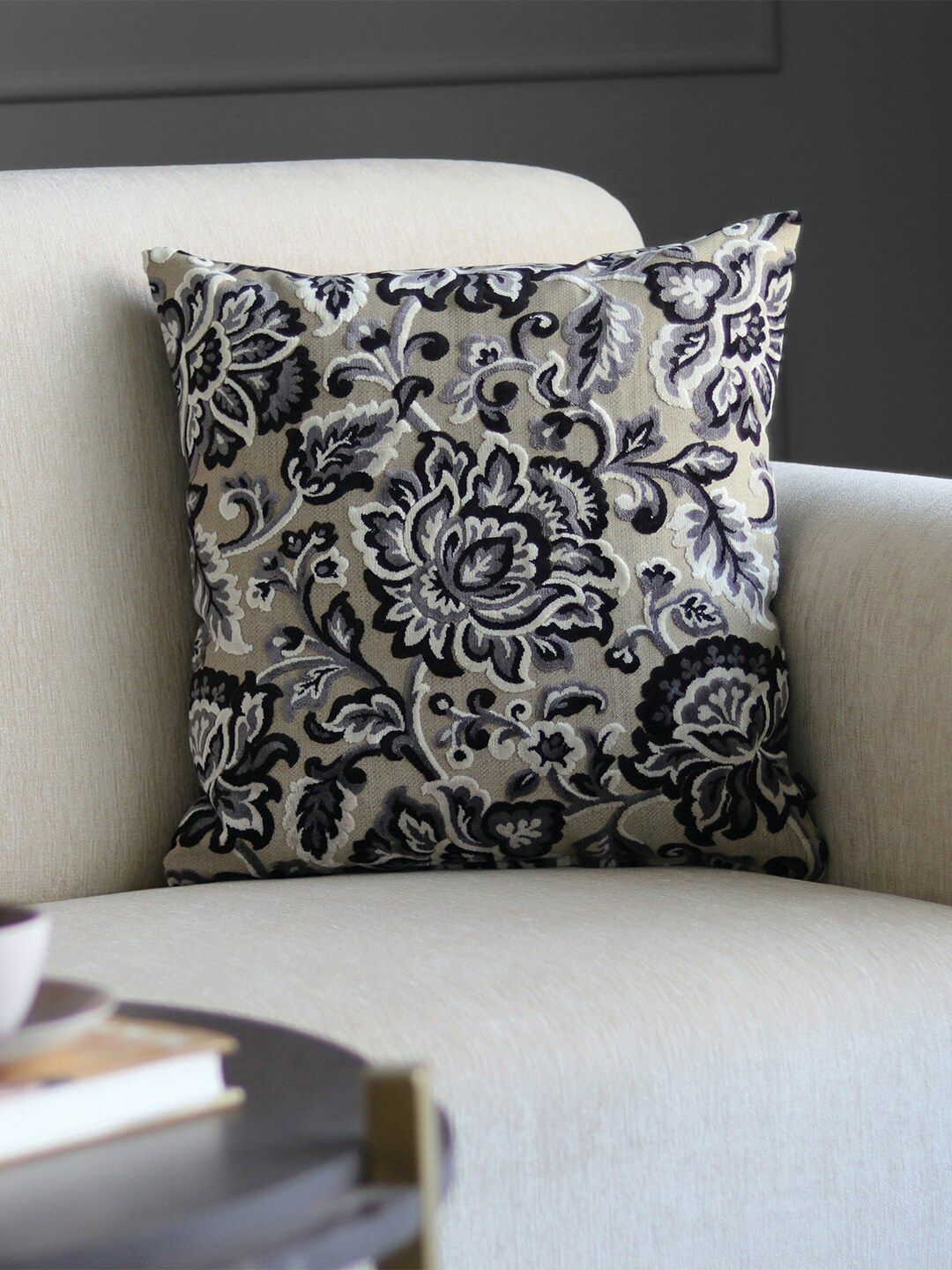 GM Black & White Ethnic Motifs Velvet Square Cushion Covers Price in India
