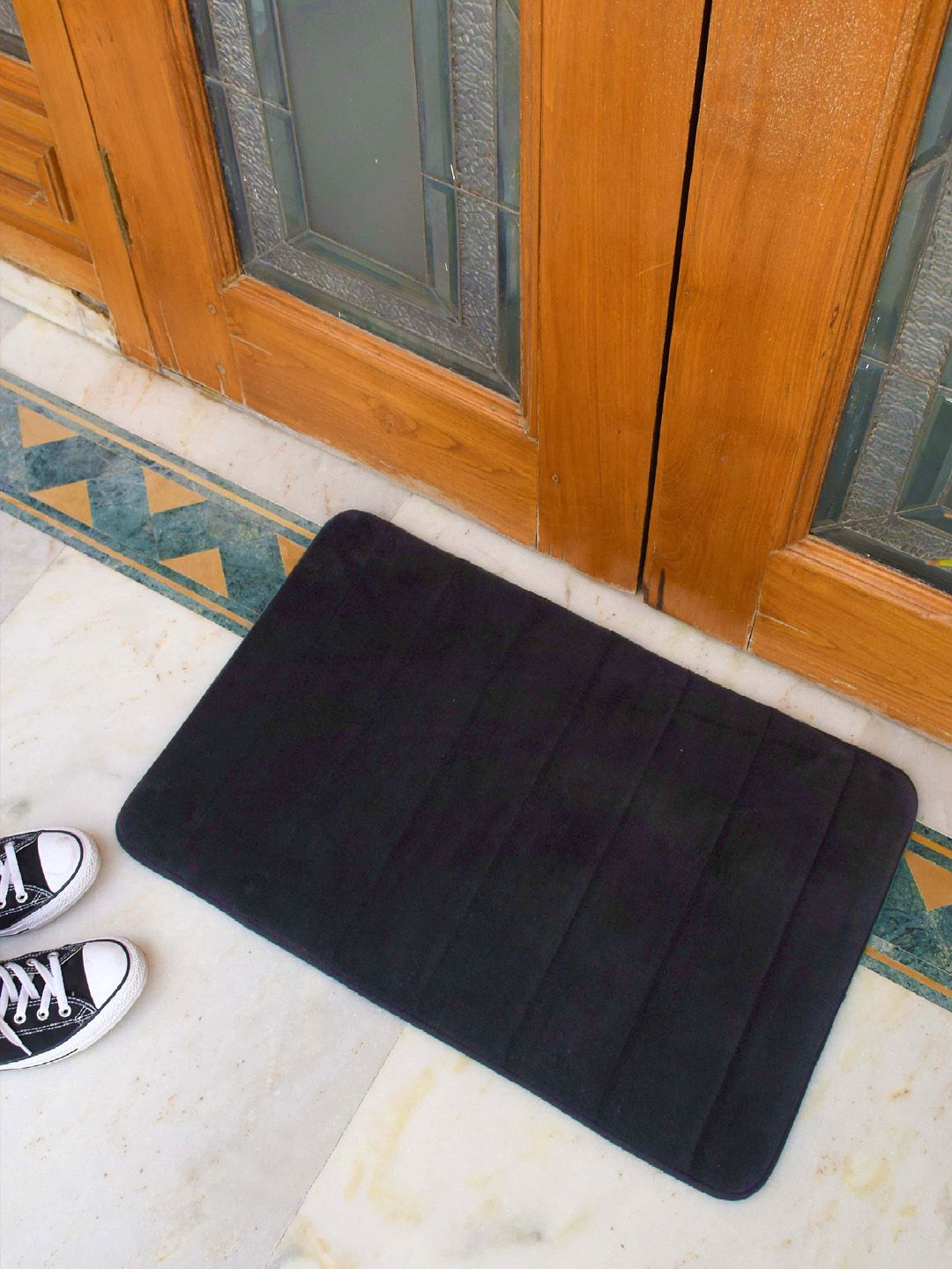 AVI Living Black Anti Skid Bath Mat 1700 GSM Price in India