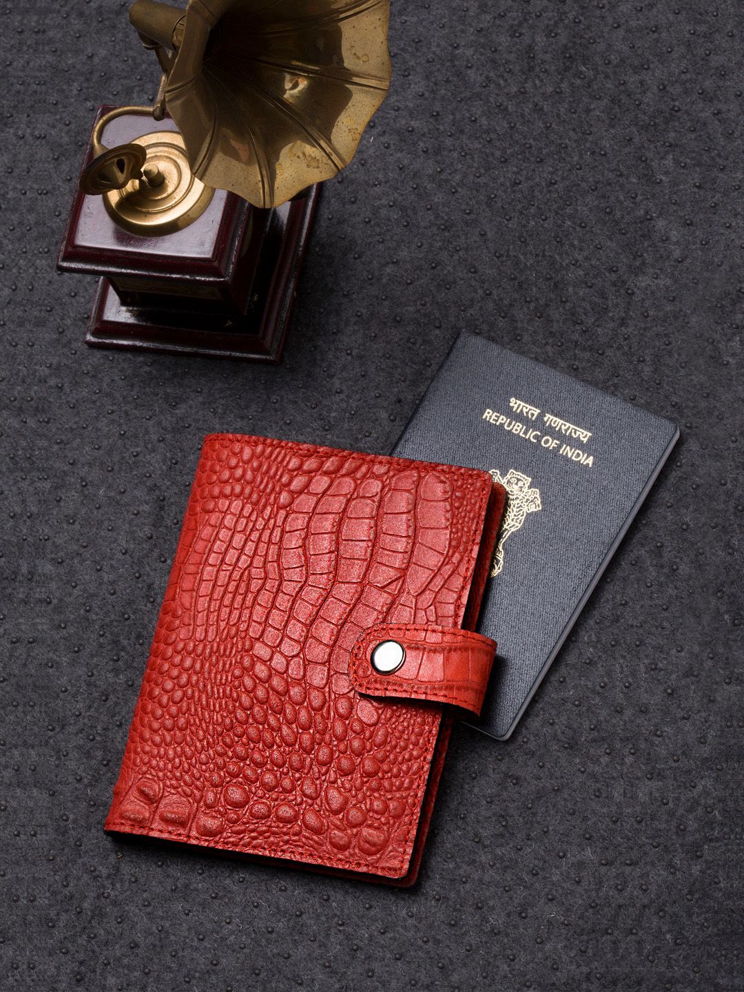 IMUR Unisex Red Textured Leather Passport Holder Price in India