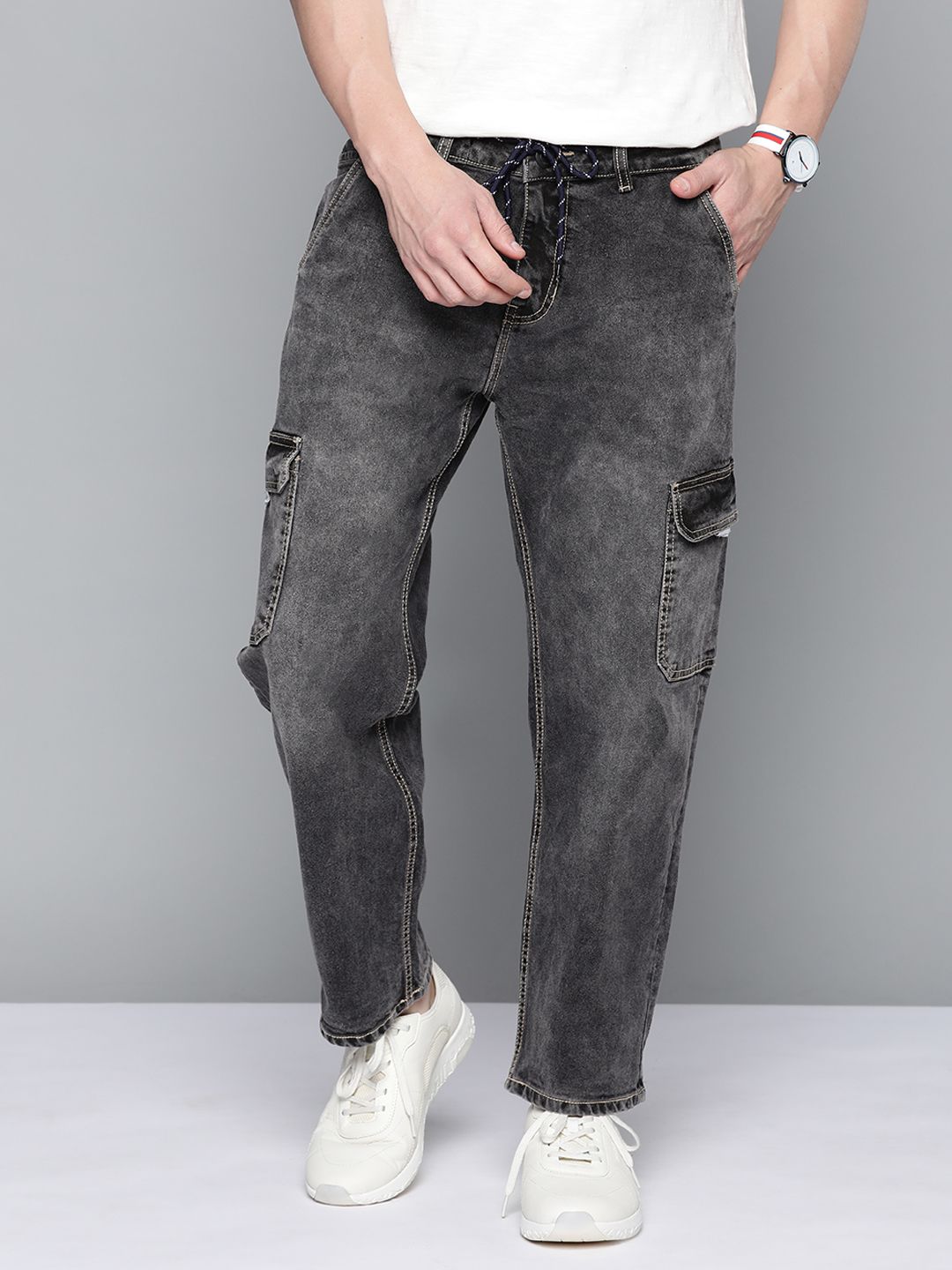 Mast & Harbour Men Charcoal Grey Straight Fit Light Fade Stretchable Jeans