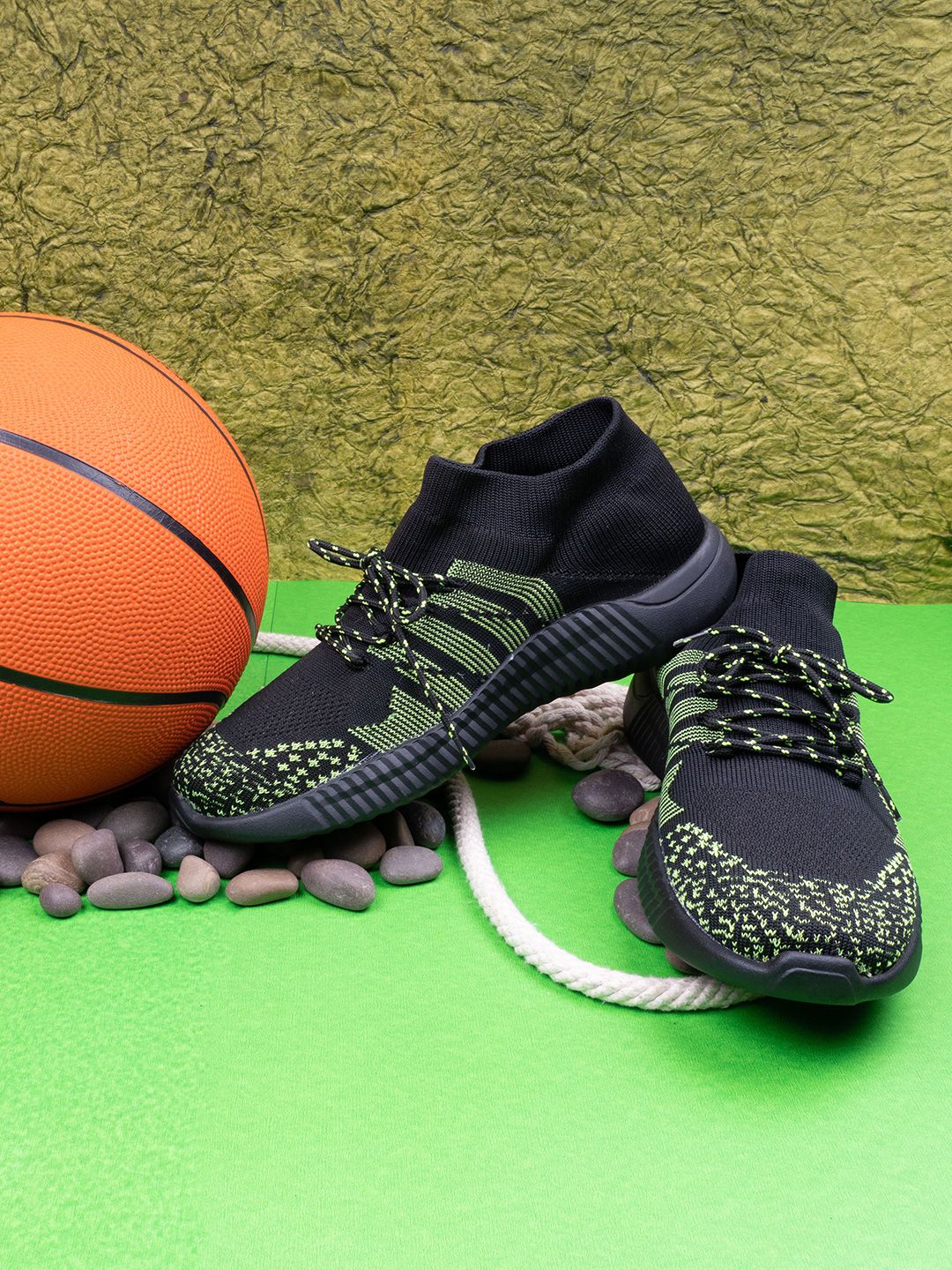 HIGHLANDER Men Slip-On Knitted Comfort Sneakers