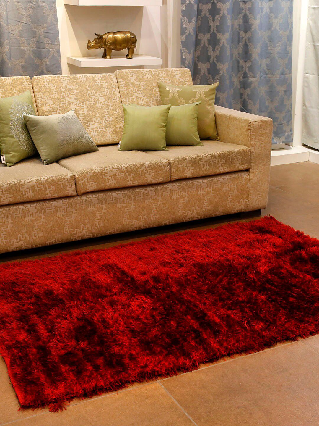 Home Red Solid Rectangular Shaggy Carpet Price in India