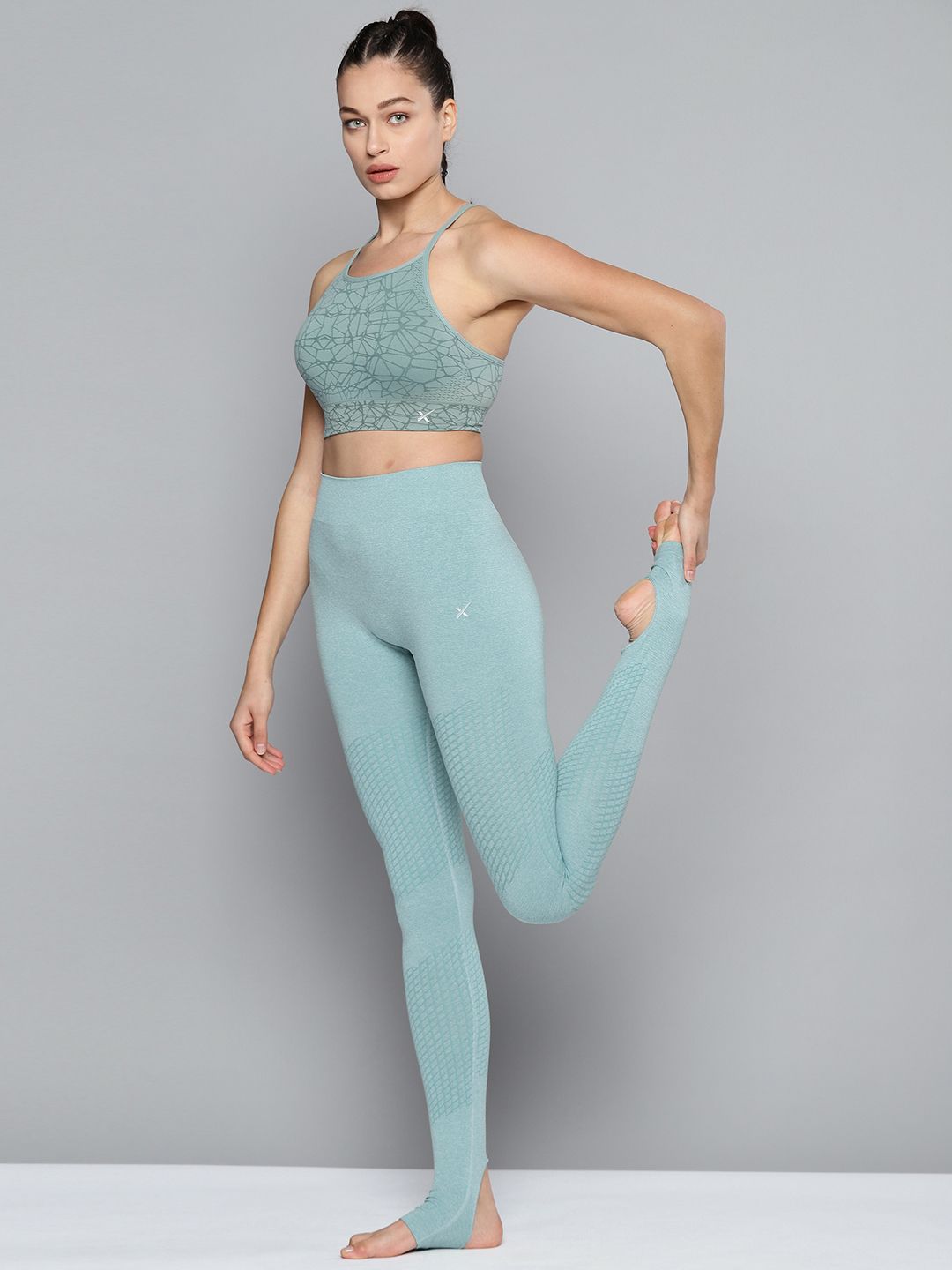 HRX By Hrithik Roshan Yoga Women Aquifier Seamless Solid Tights Price in India