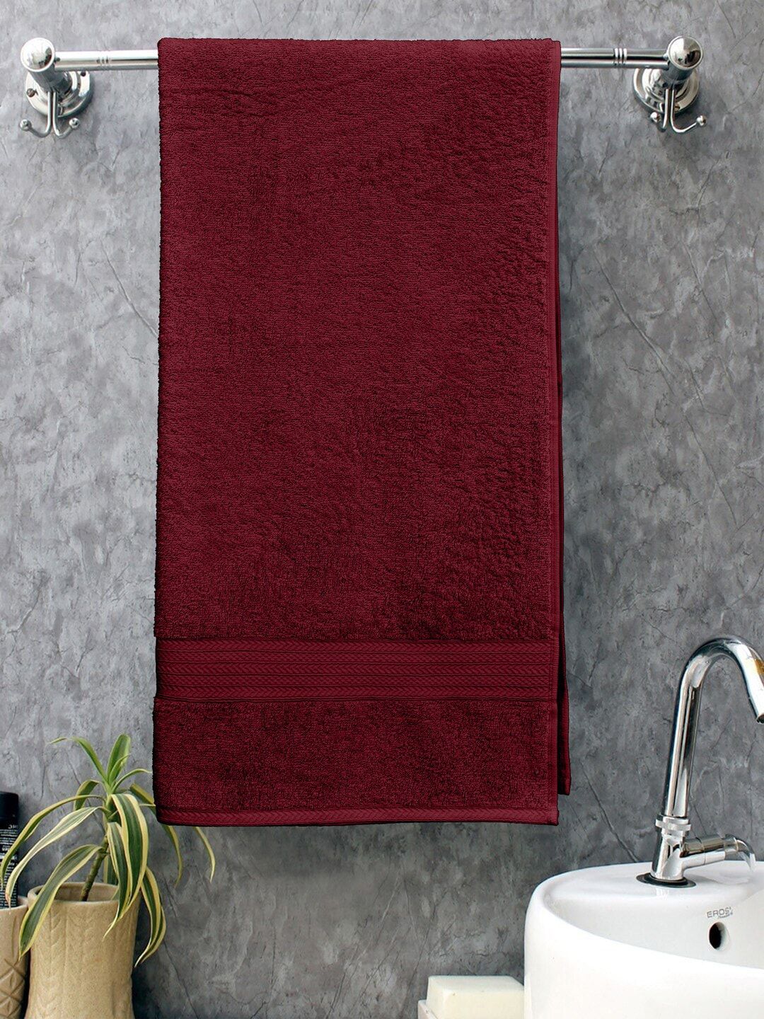 BOMBAY DYEING Maroon Solid Cotton 450 GSM Bath Towel Price in India