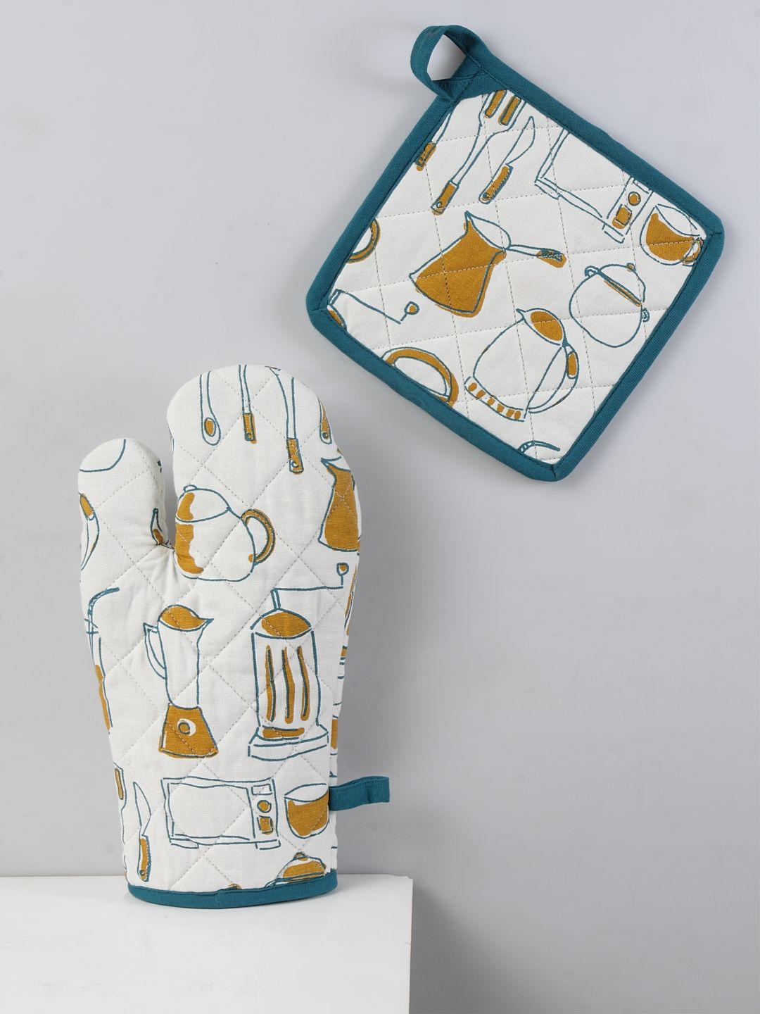 Blanc 9 Snack Time Printed Reversible Oven Mitt & Pot Holder (Terracotta) Price in India