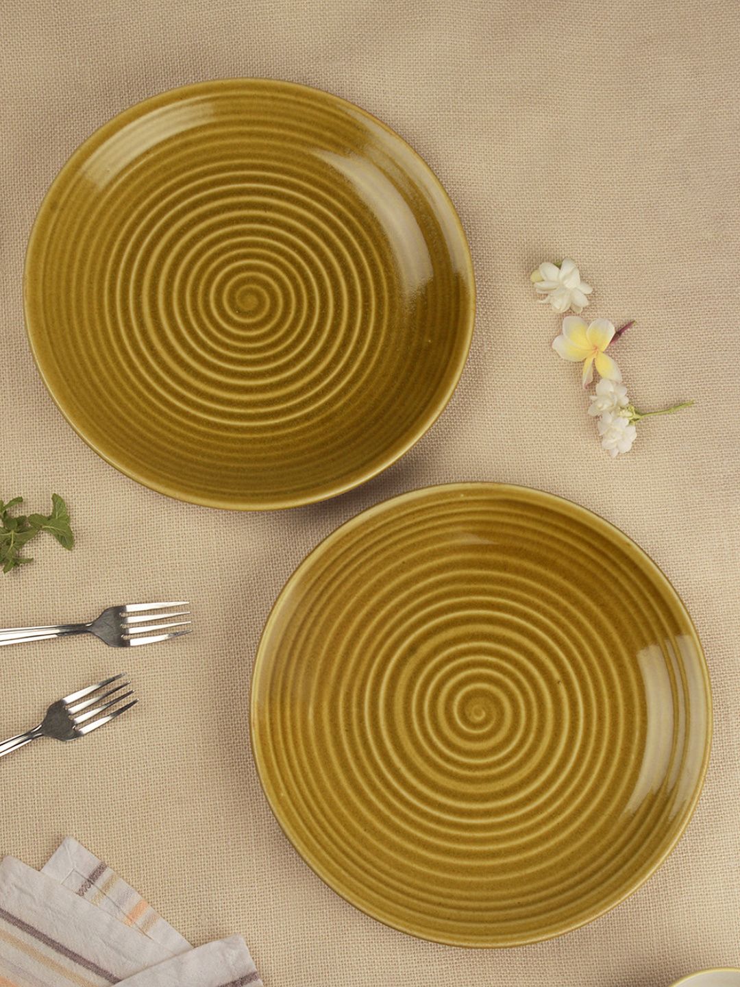 StyleMyWay Brown & 2 Pieces Handcrafted Textured Ceramic Glossy Plates Price in India