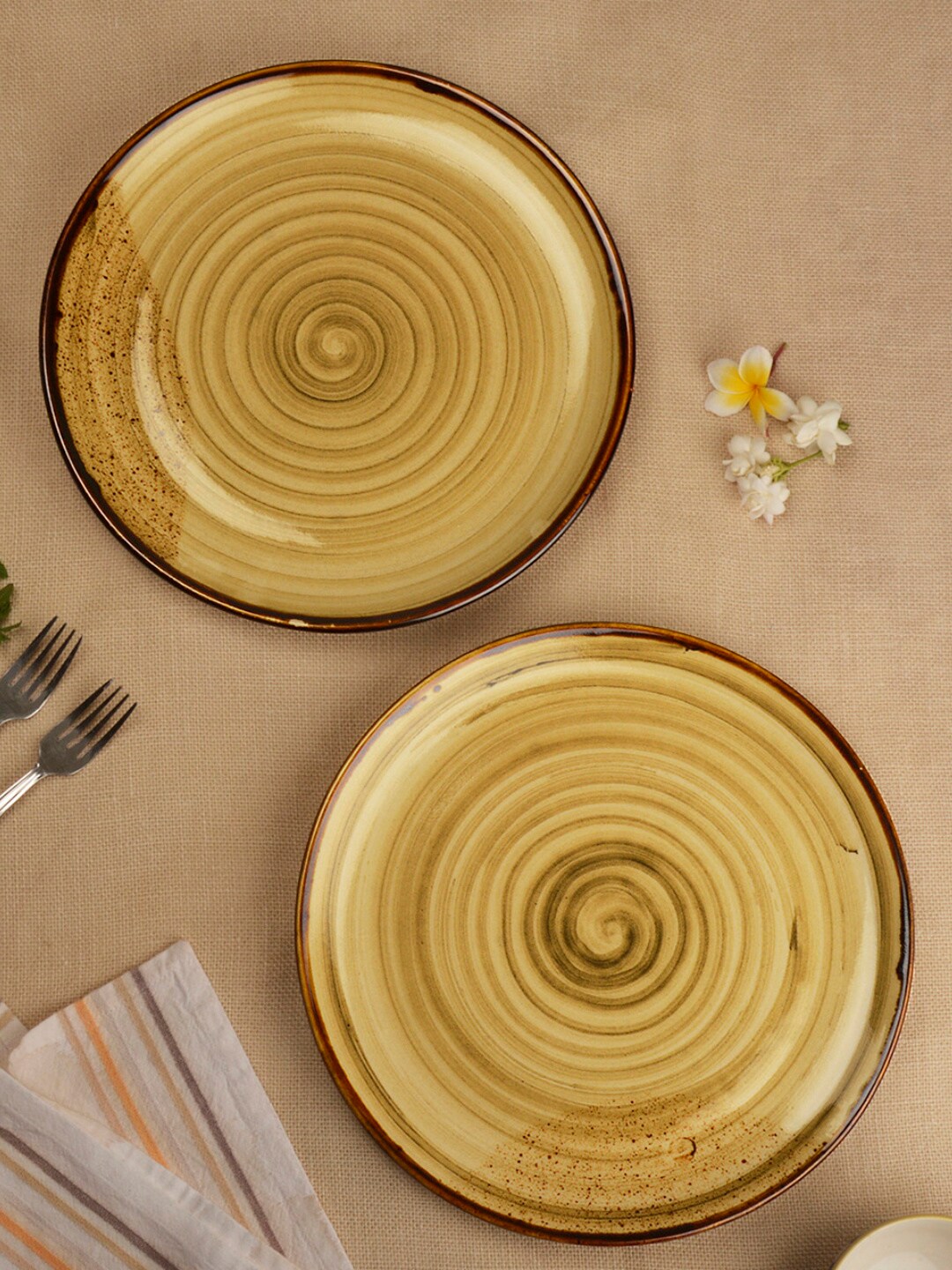 StyleMyWay Brown 2 Pieces Printed Ceramic Glossy Plates Price in India