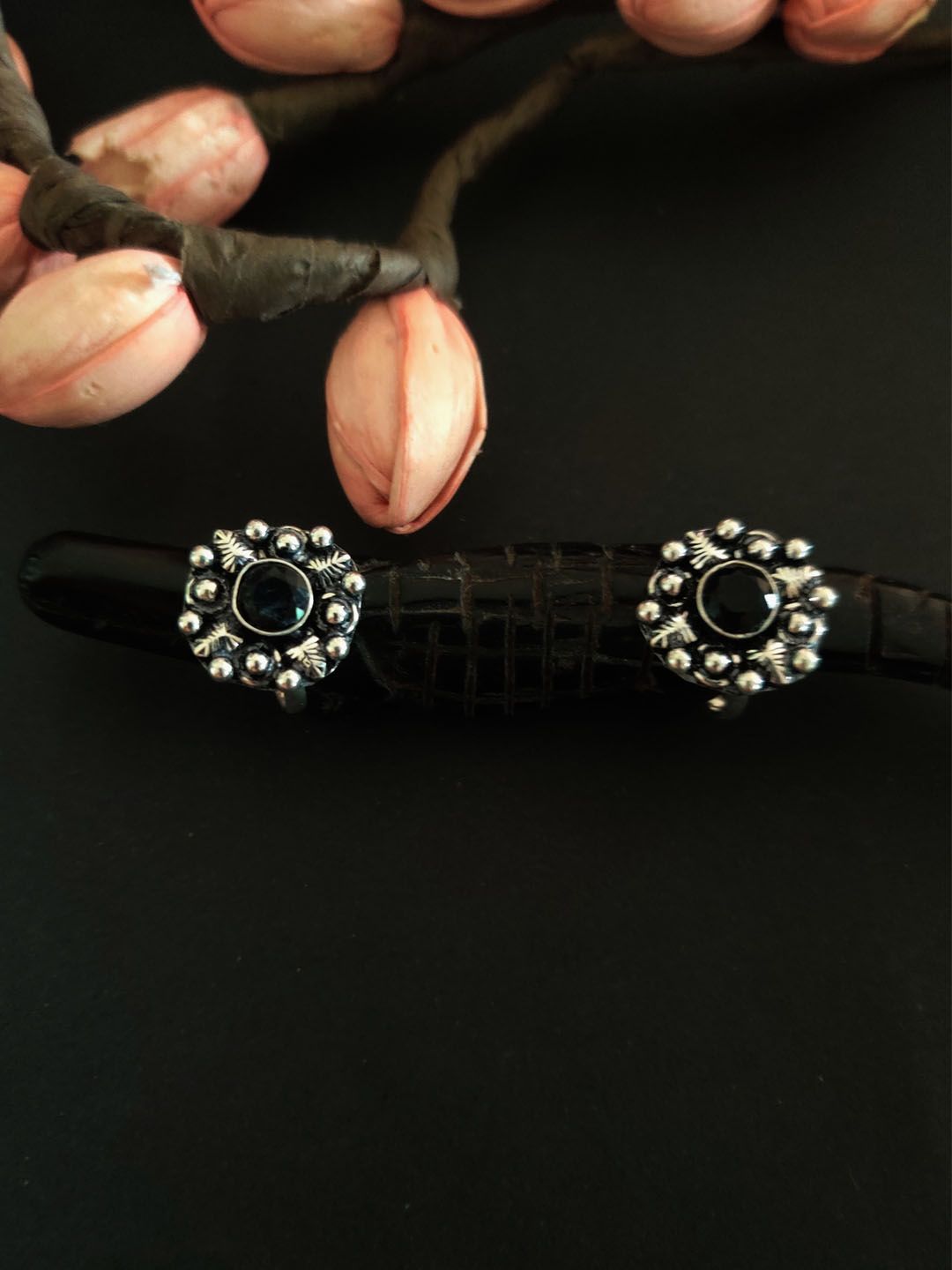 Binnis Wardrobe Silver & Black Toe Ring Price in India